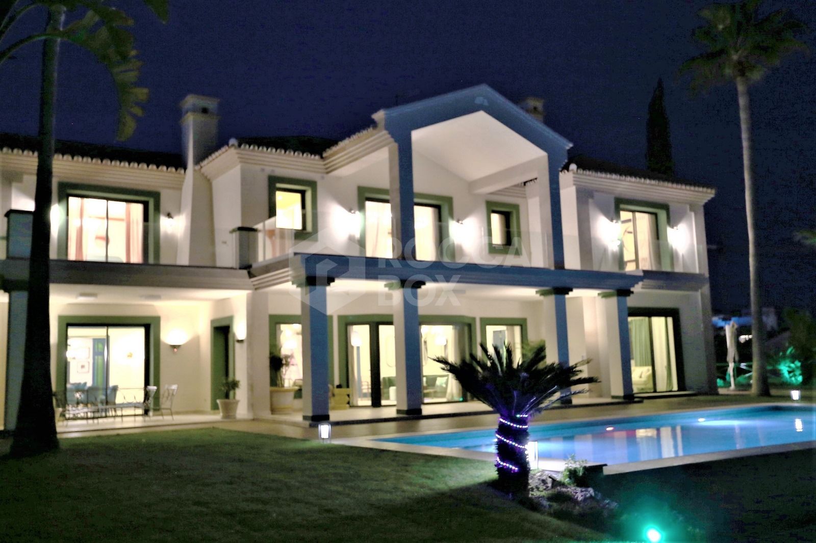 Exceptional Luxury Villa with Panoramic Views in Selwo, Estepona