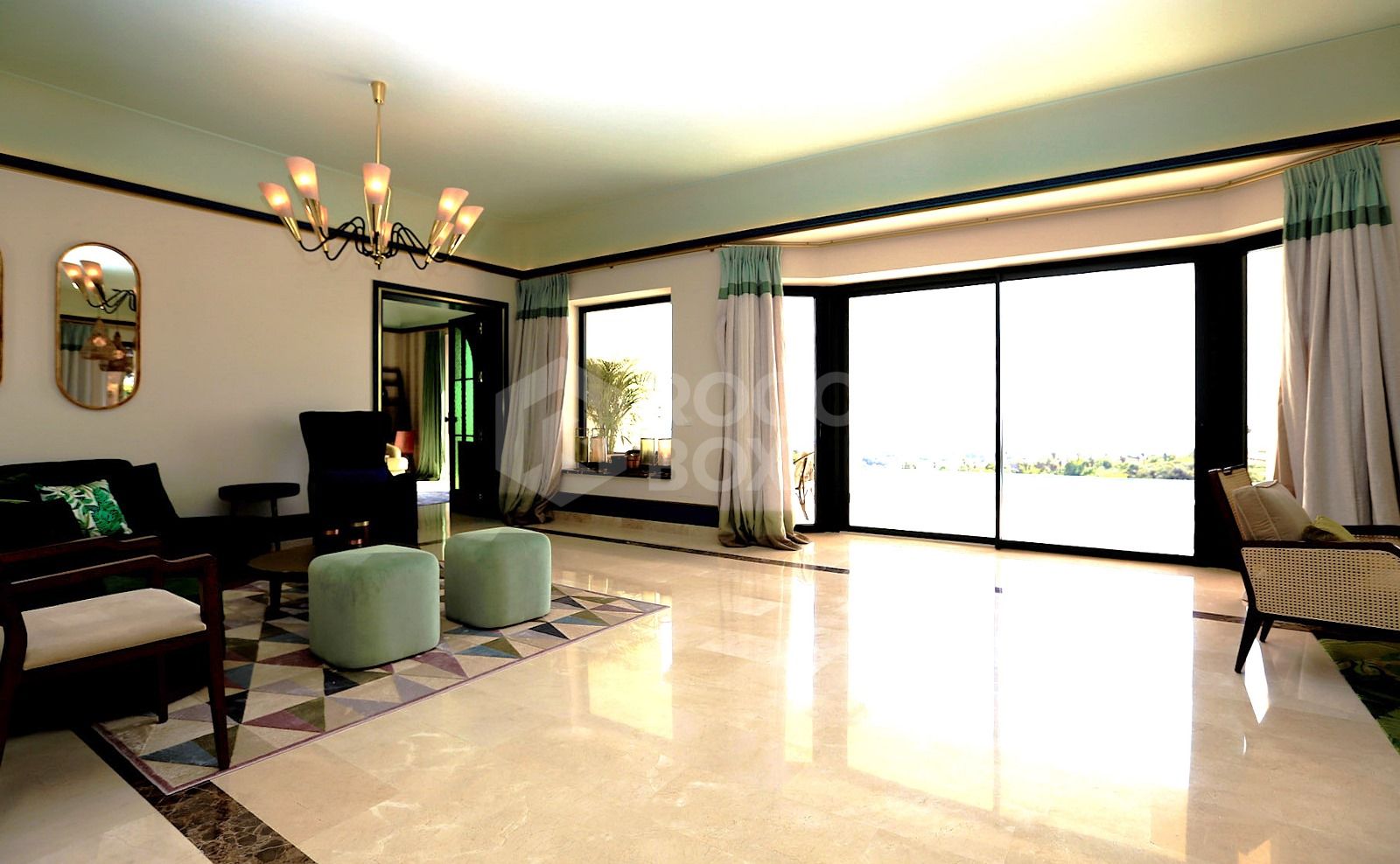 Exceptional Luxury Villa with Panoramic Views in Selwo, Estepona