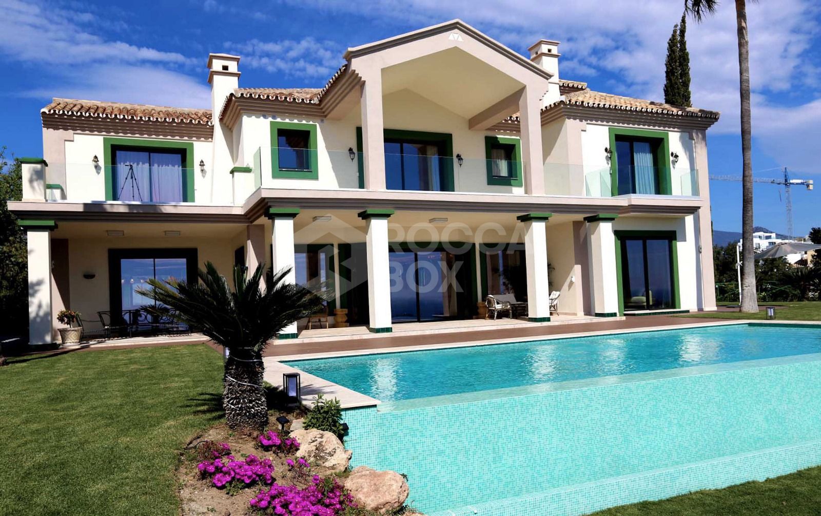 Exceptional Luxury Villa with Panoramic Views in Selwo, Estepona