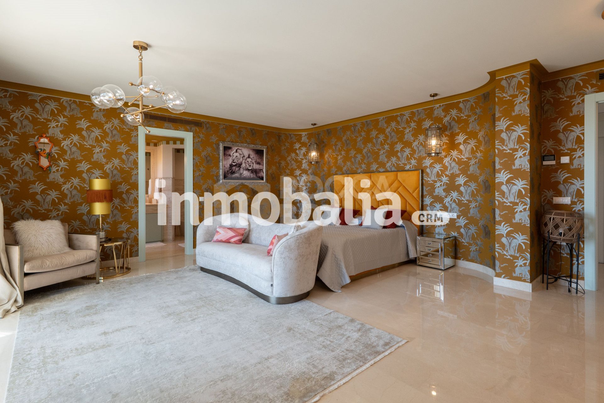 Exceptional Luxury Villa with Panoramic Views in Selwo, Estepona