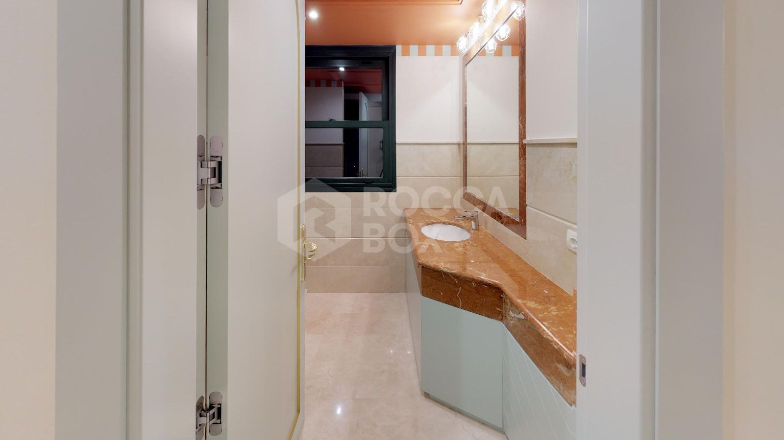 Exceptional Luxury Villa with Panoramic Views in Selwo, Estepona