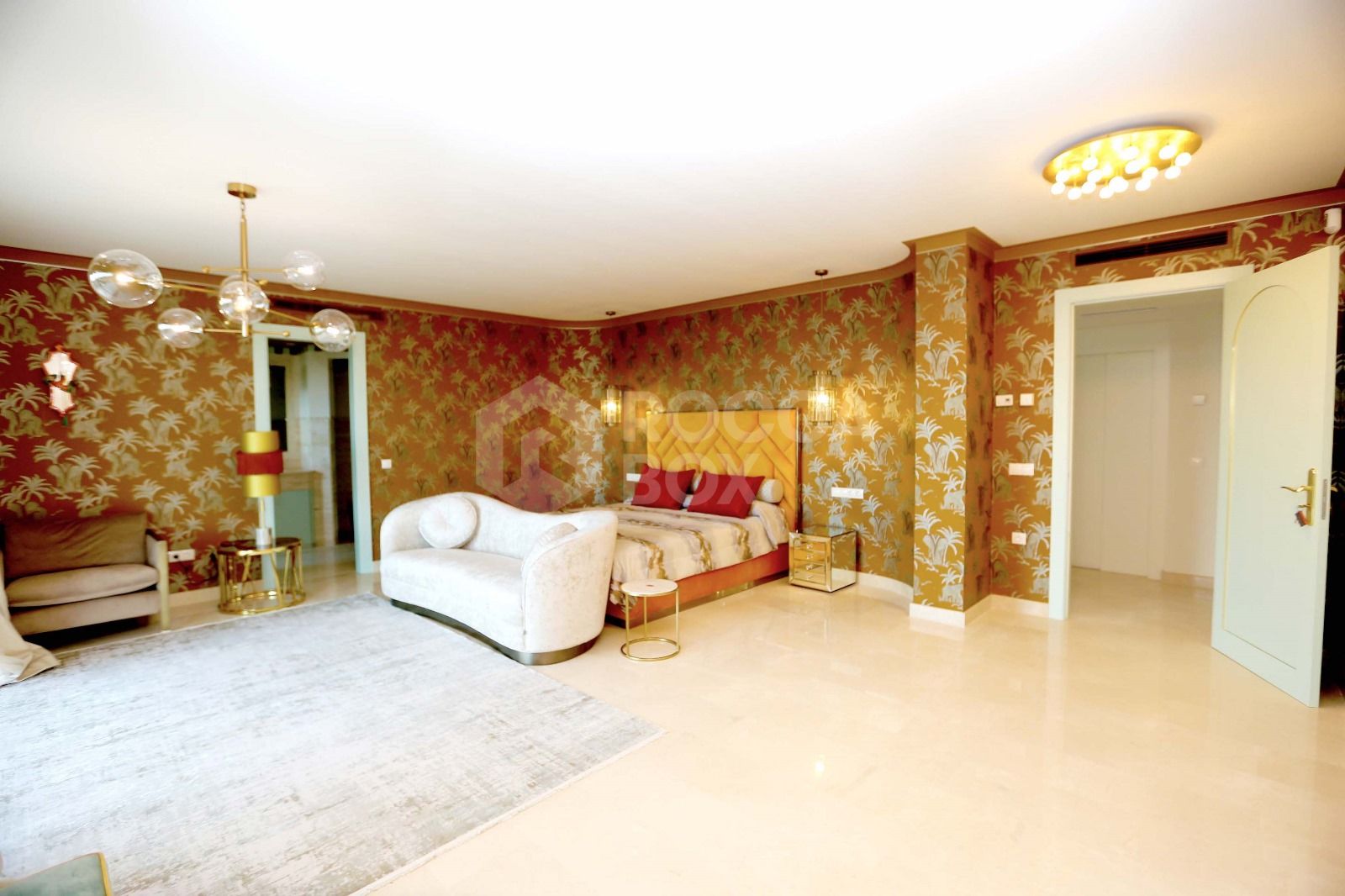 Exceptional Luxury Villa with Panoramic Views in Selwo, Estepona