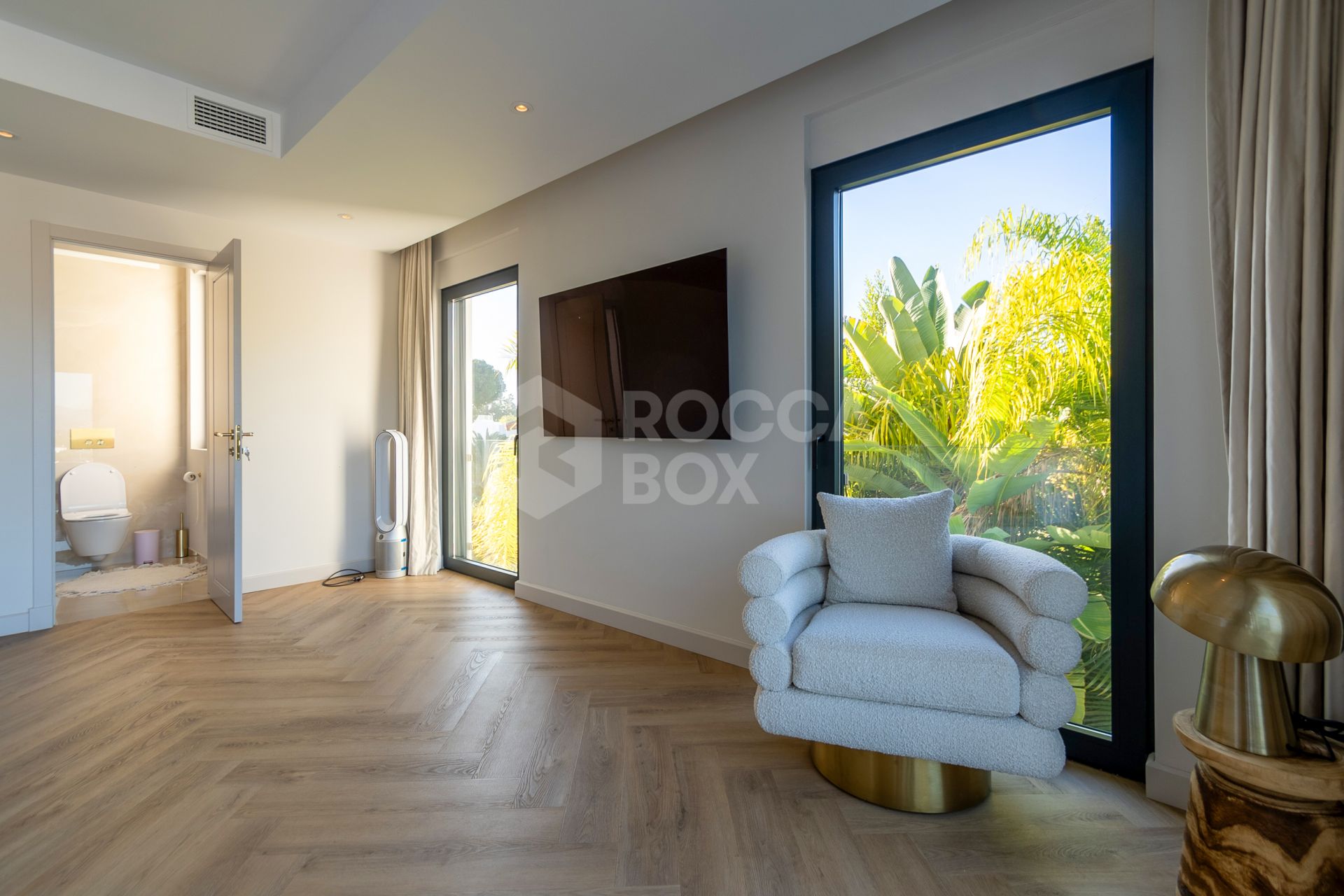 Villa for sale in Artola, Marbella