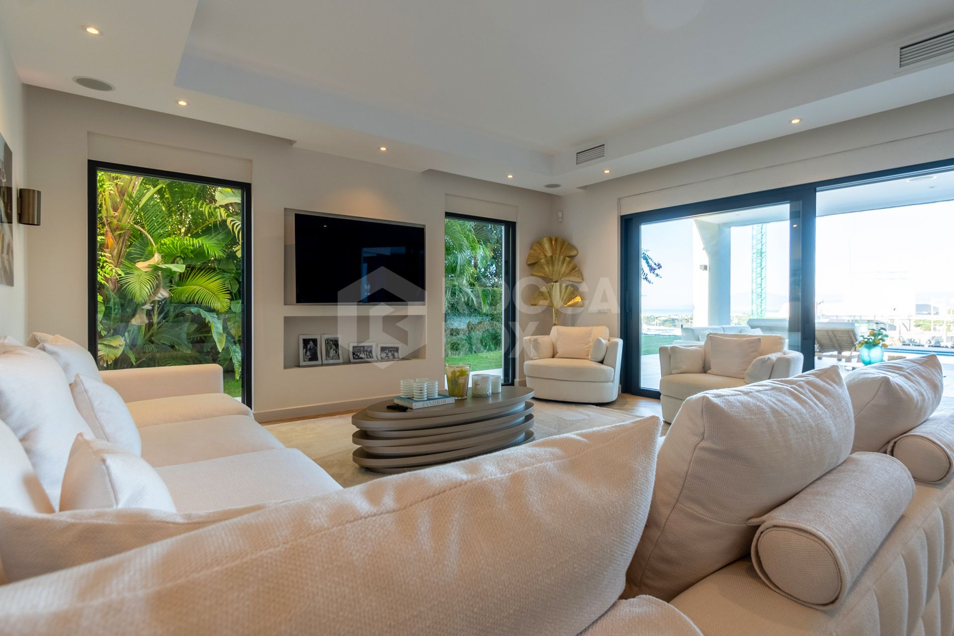 Villa for sale in Artola, Marbella