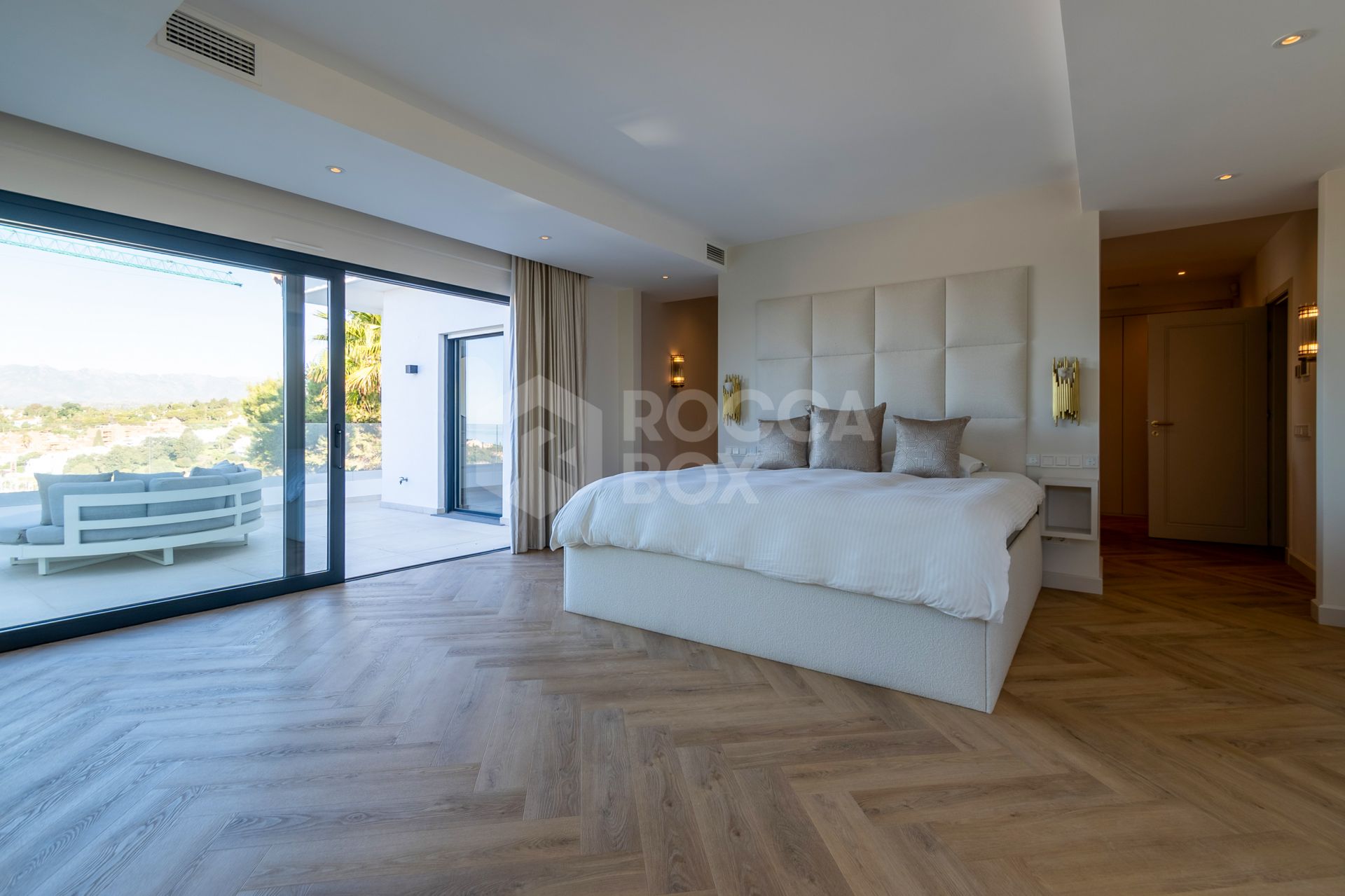 Villa for sale in Artola, Marbella