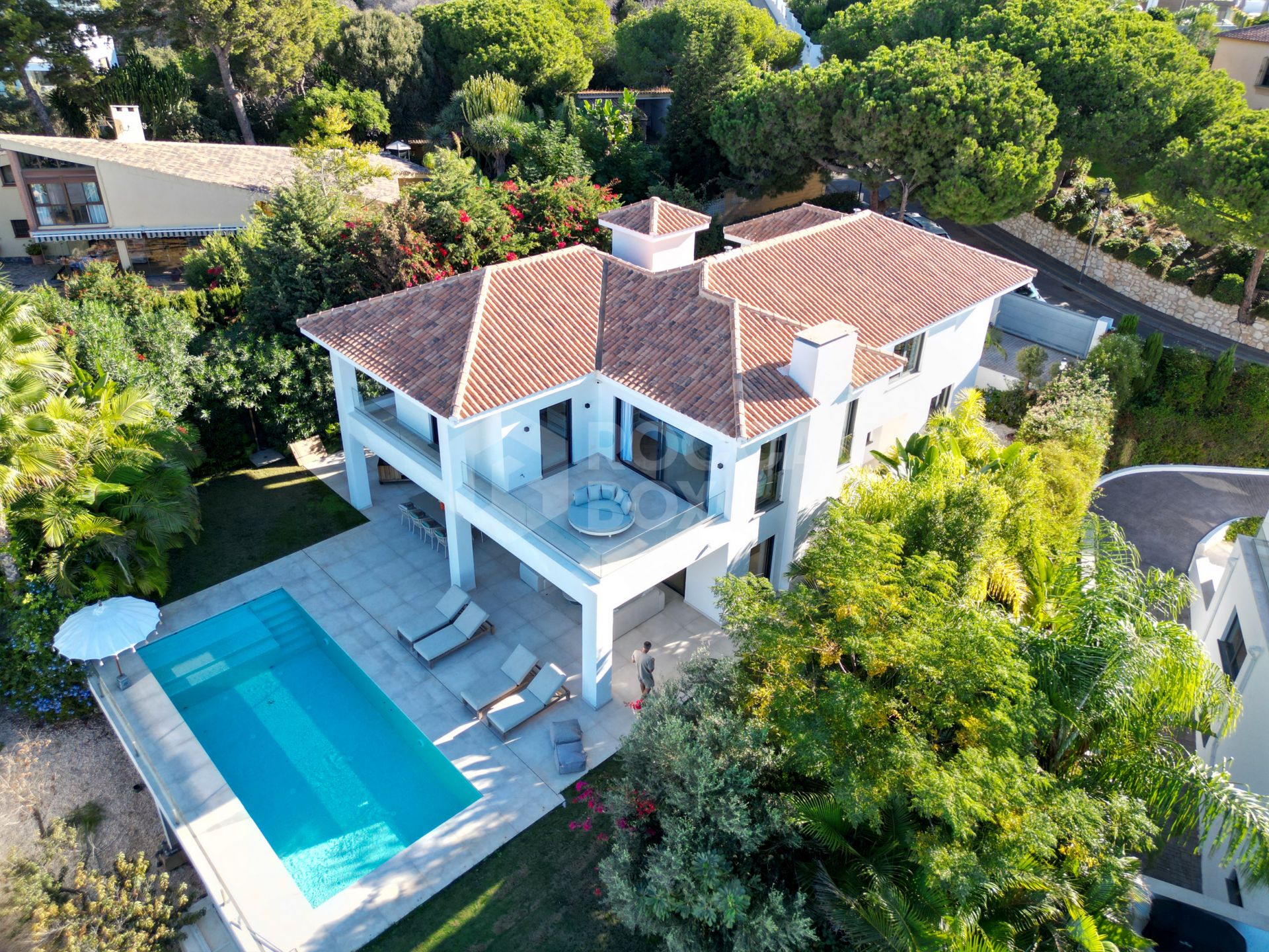 Villa for sale in Artola, Marbella
