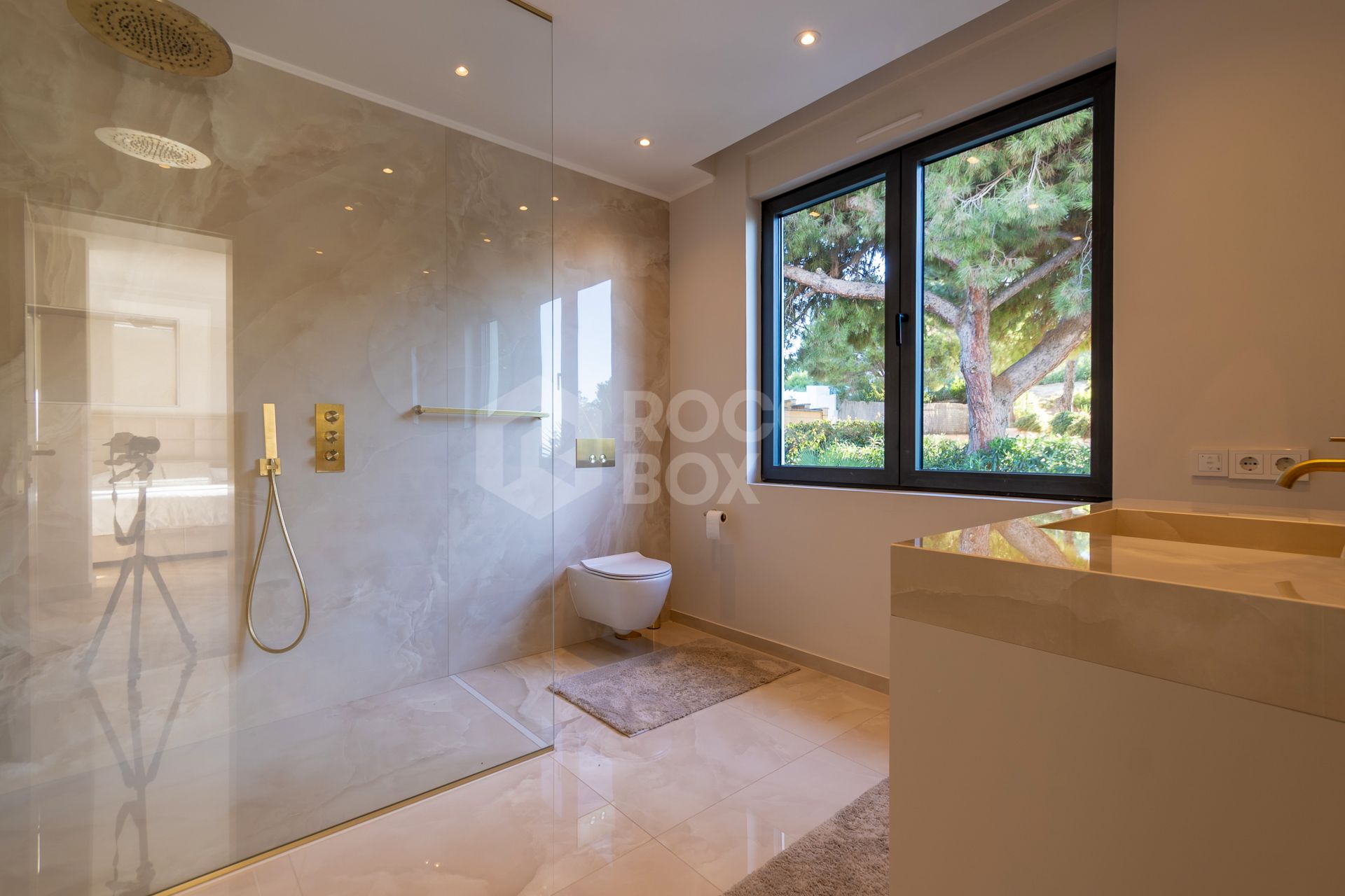 Villa for sale in Artola, Marbella