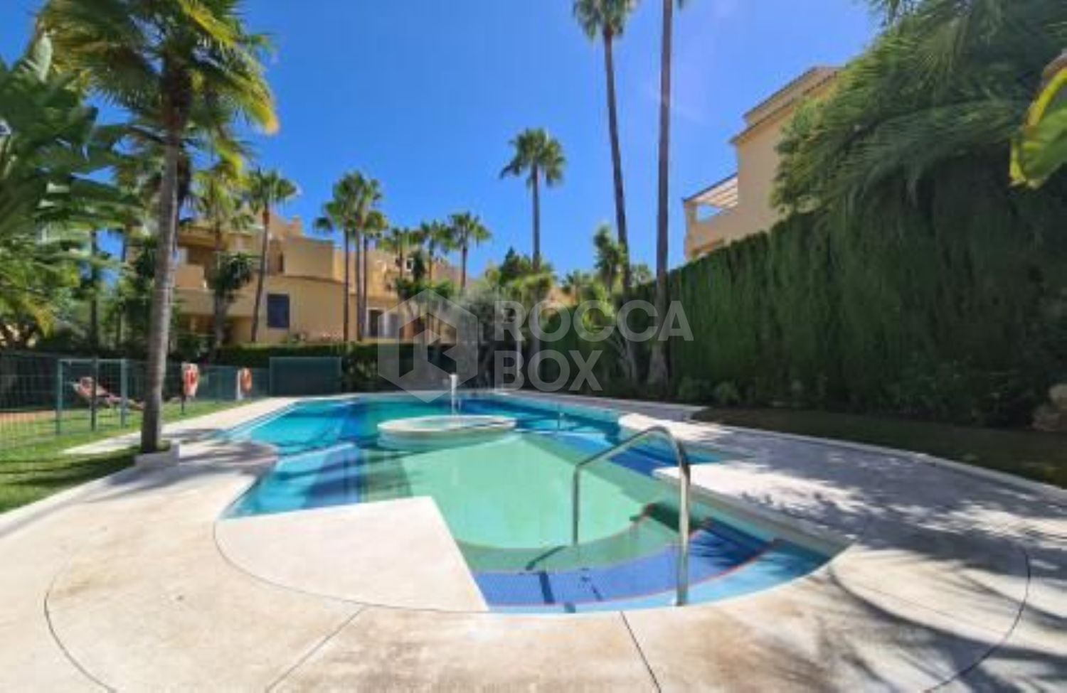 Apartment for long term rent in Rocamar, Marbella Golden Mile