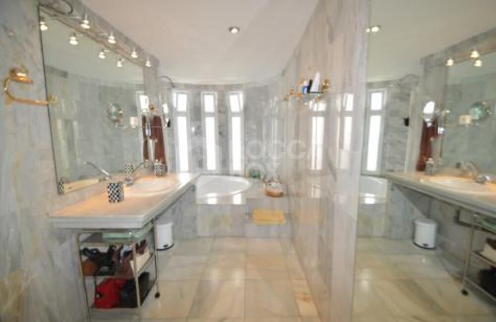 Apartment for long term rent in Rocamar, Marbella Golden Mile