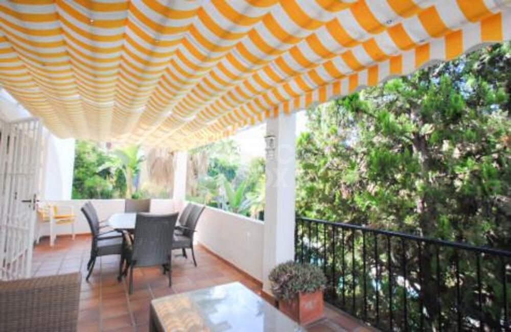 Apartment for long term rent in Rocamar, Marbella Golden Mile