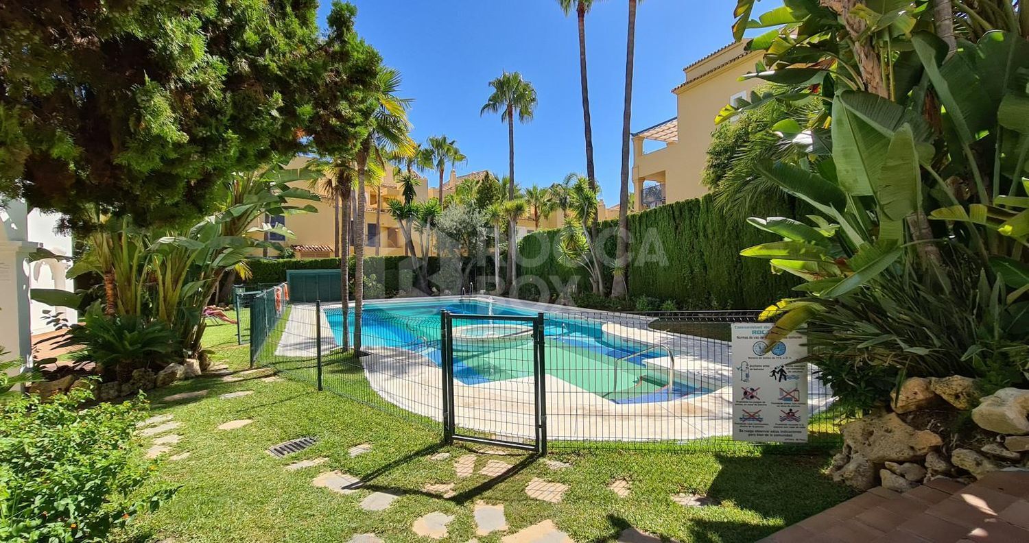 Apartment for long term rent in Rocamar, Marbella Golden Mile