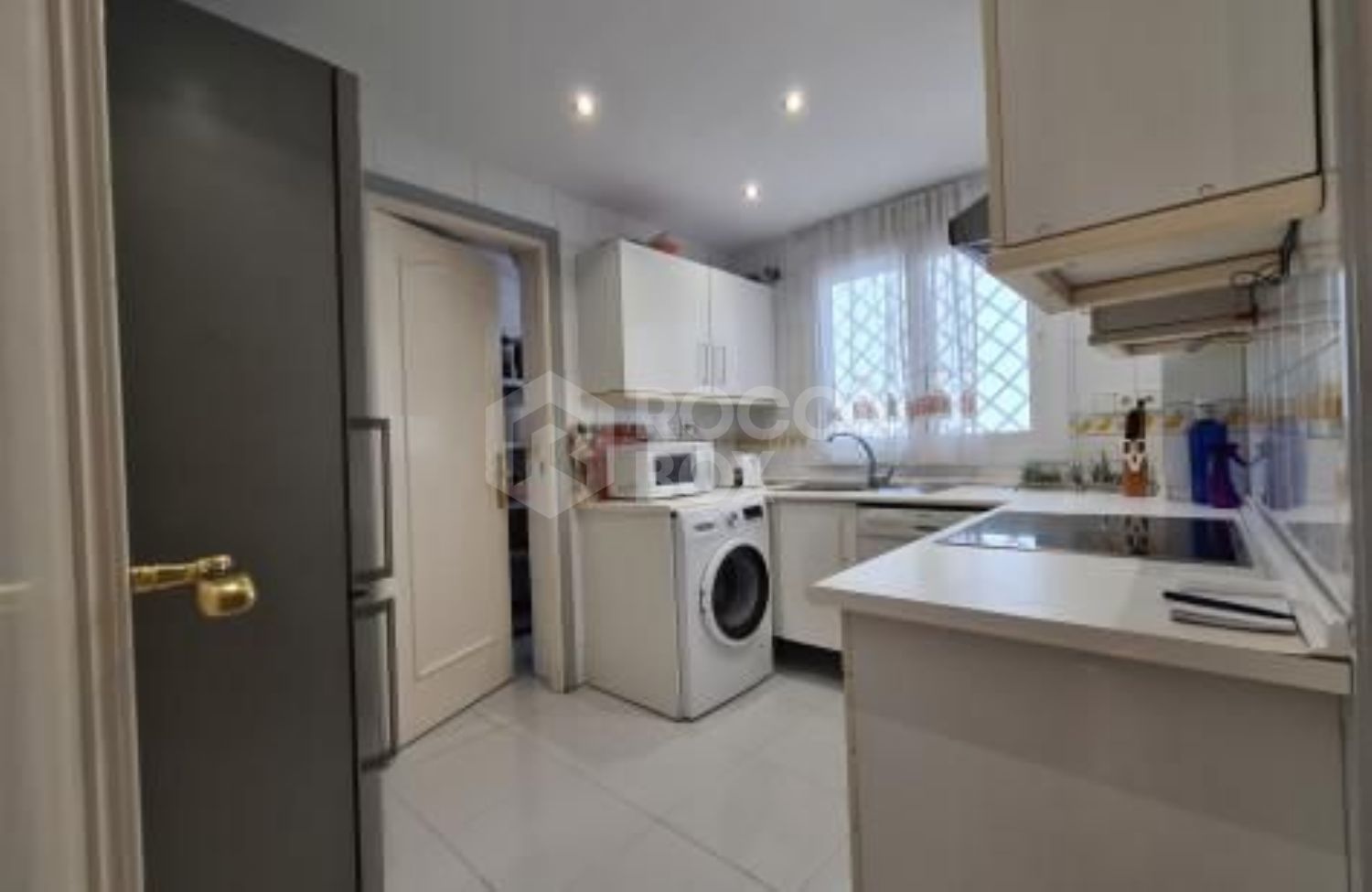 Apartment for long term rent in Rocamar, Marbella Golden Mile