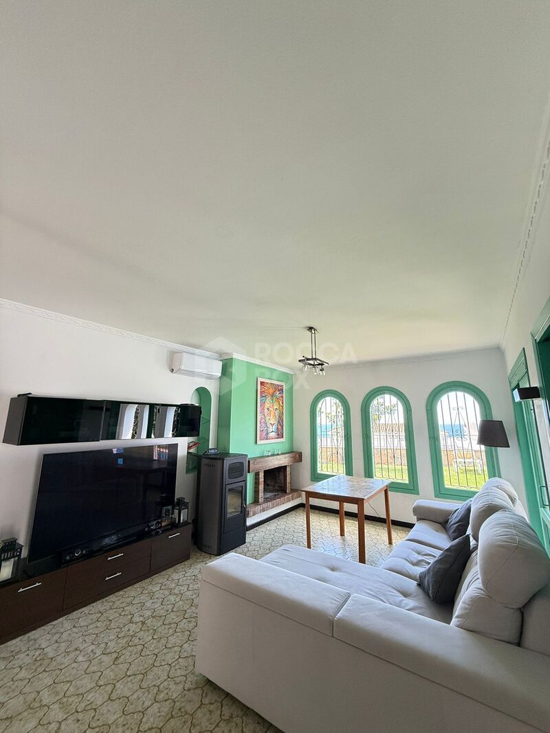 Villa for sale in Benalmadena