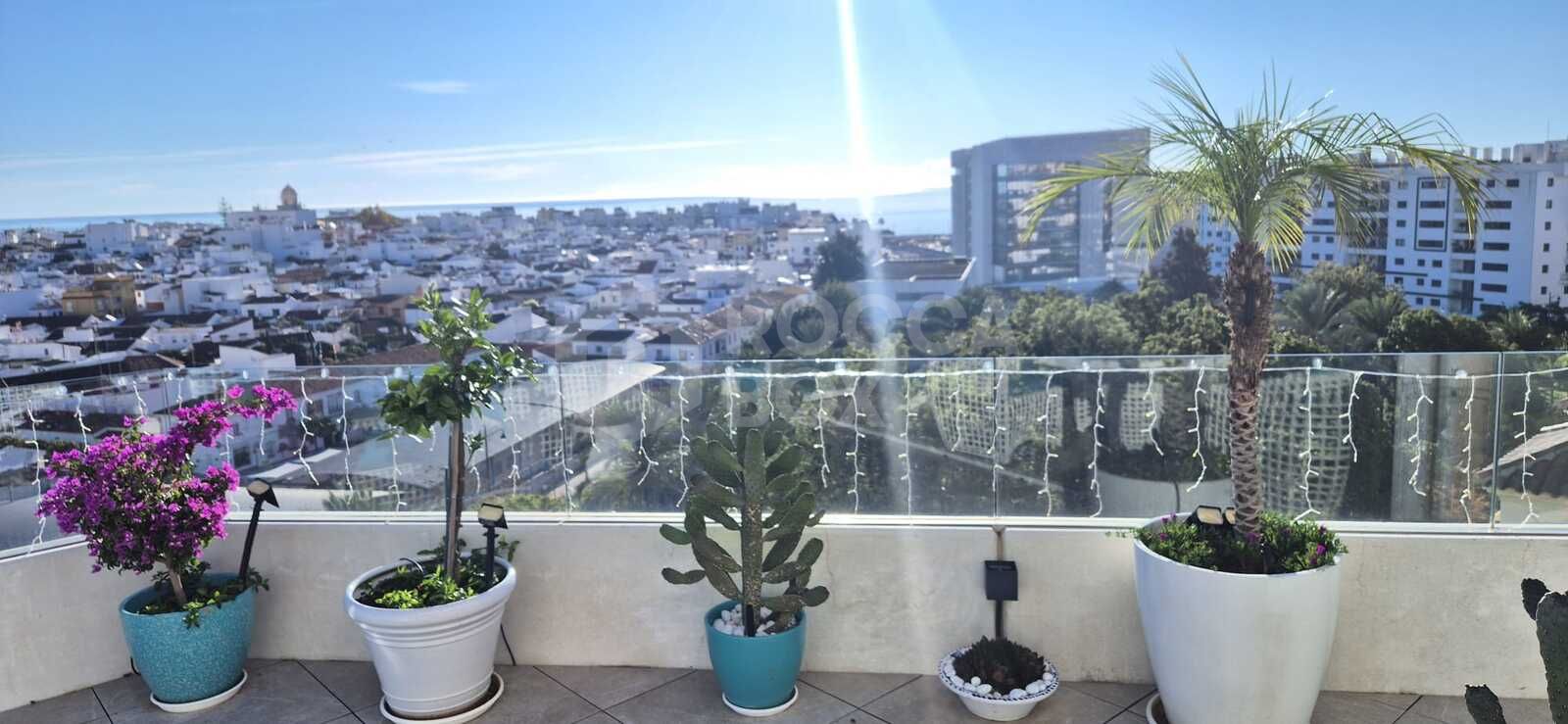 Luxury penthouse with panoramic sea and mountain views in the center of Estepona