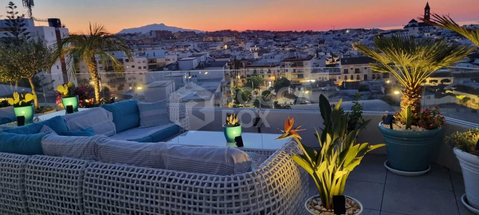 Luxury penthouse with panoramic sea and mountain views in the center of Estepona