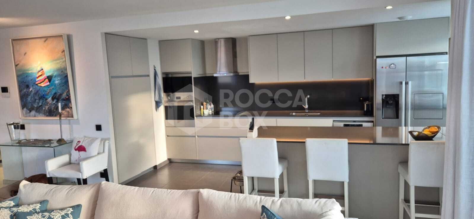 Luxury penthouse with panoramic sea and mountain views in the center of Estepona