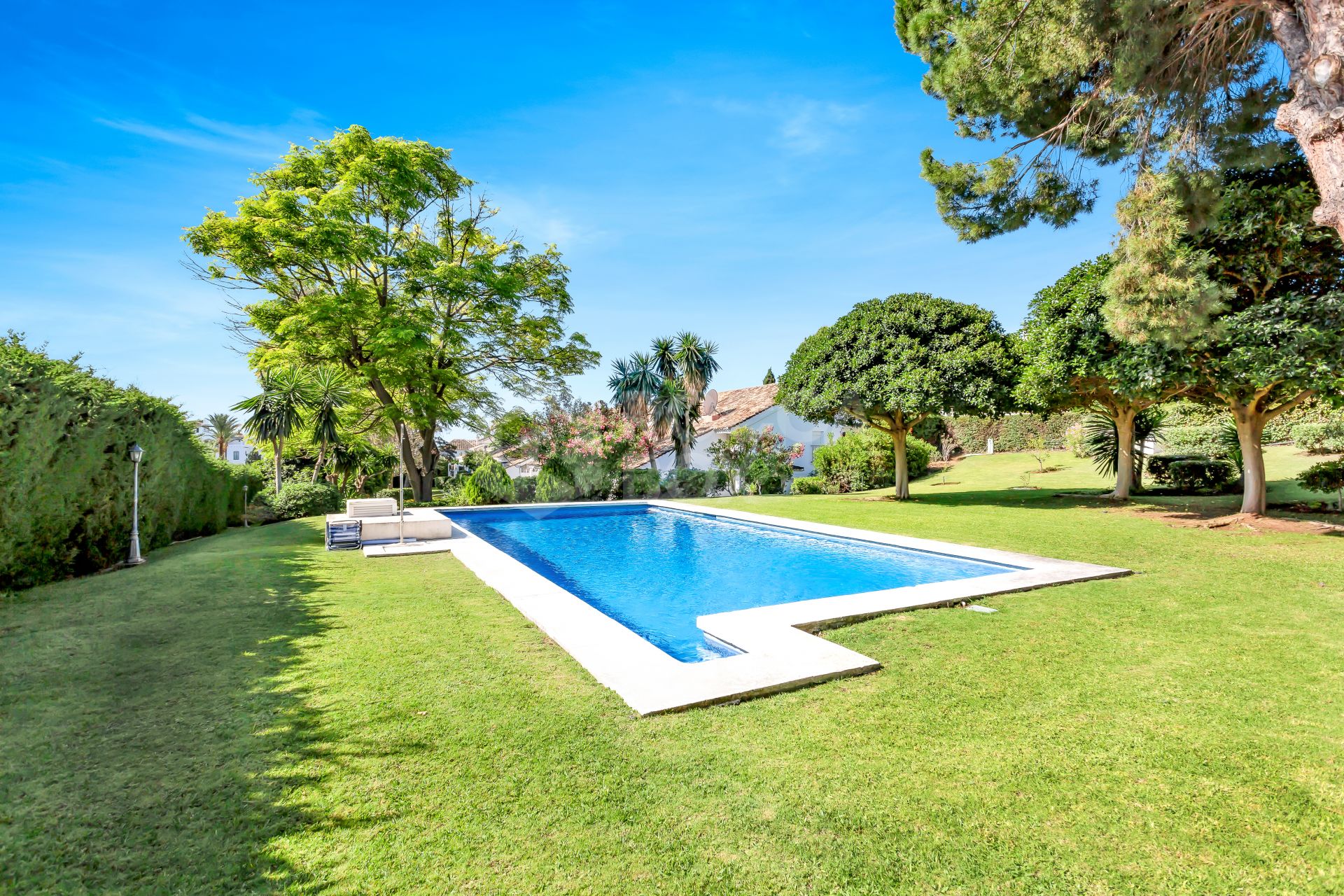 Penthouse for sale in Nueva Andalucia, Marbella (All)