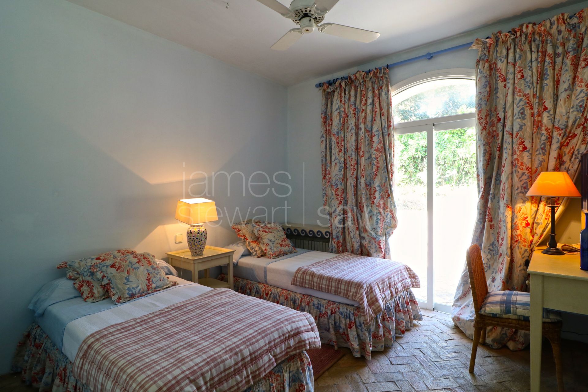Lovely characterful villa in the gated Los Altos de Valderrama