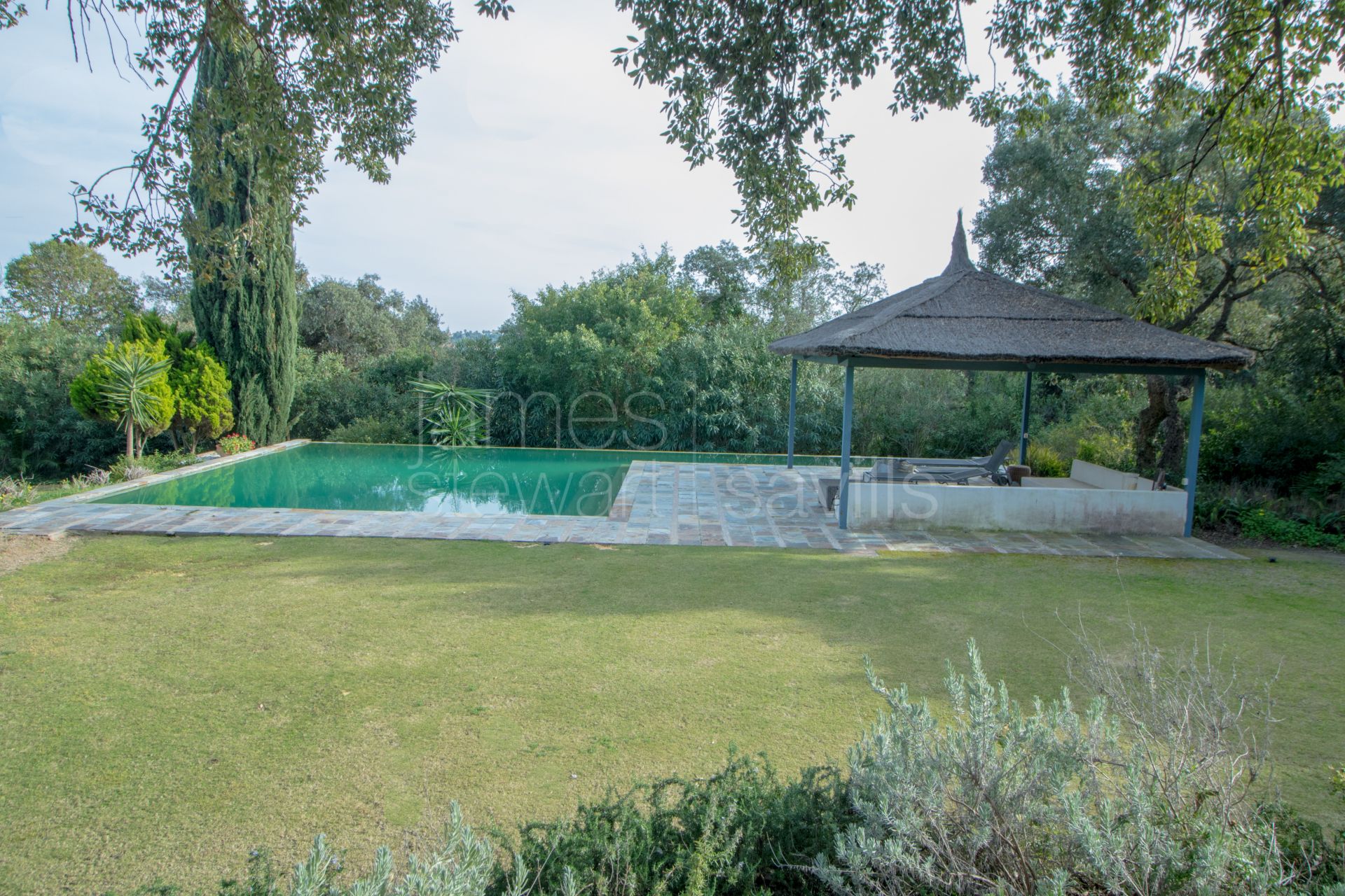 Lovely characterful villa in the gated Los Altos de Valderrama