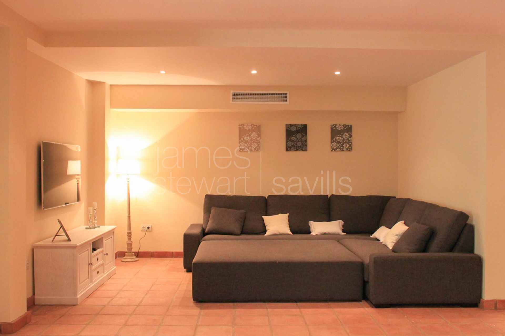 Traditional Andaluz style villa in the F zone with elevated panoramic country views