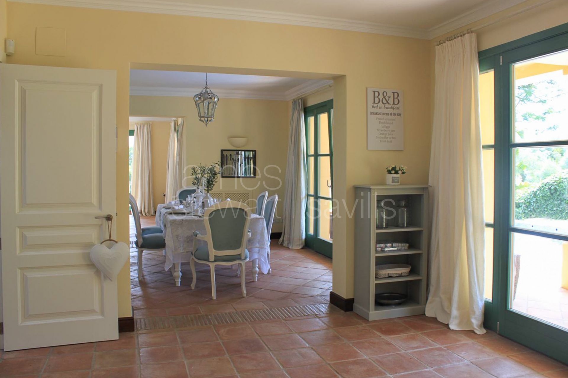 Traditional Andaluz style villa in the F zone with elevated panoramic country views