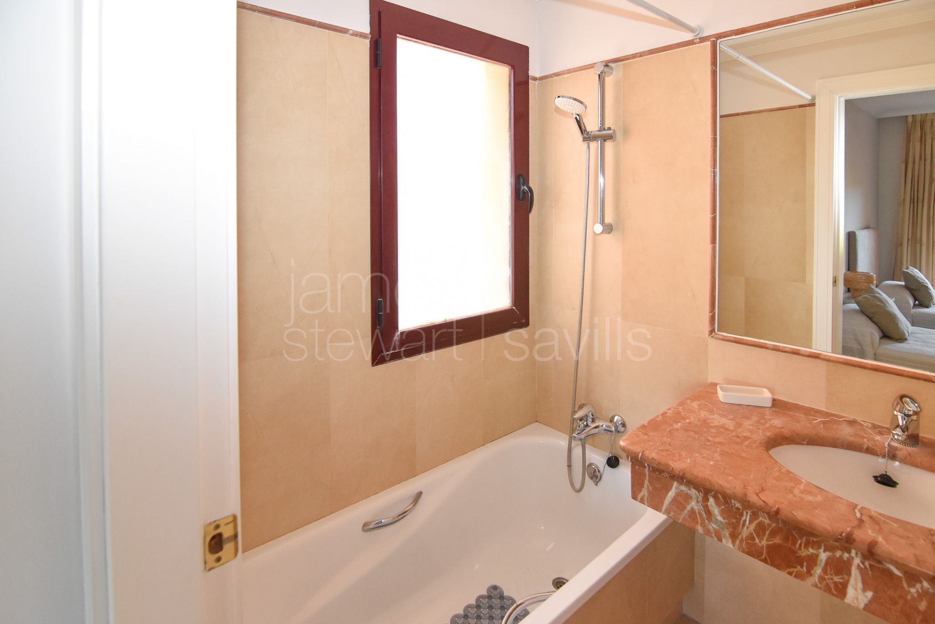 First floor apartment in Los Gazules a short walking distance to Sotogrande International School