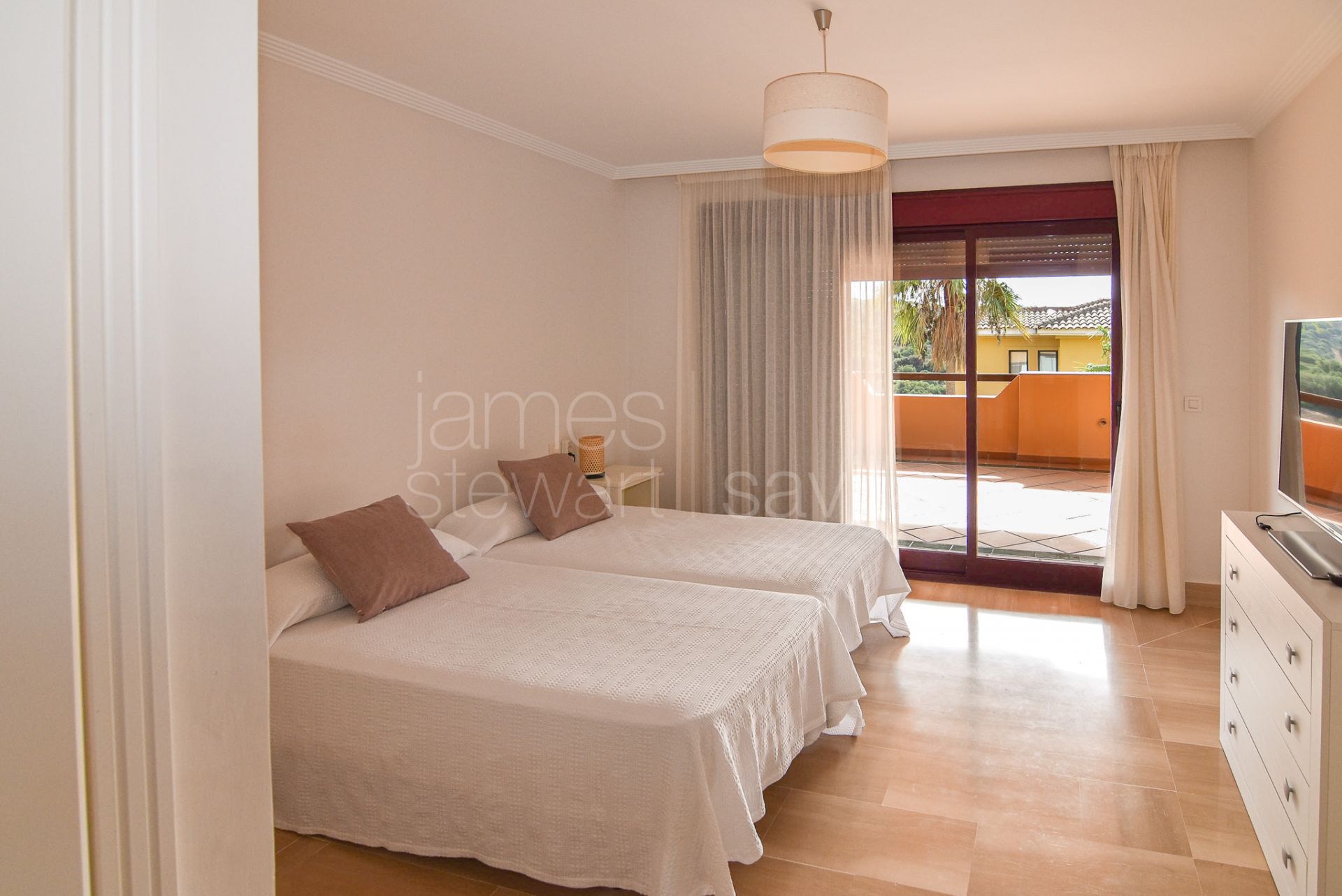 First floor apartment in Los Gazules a short walking distance to Sotogrande International School