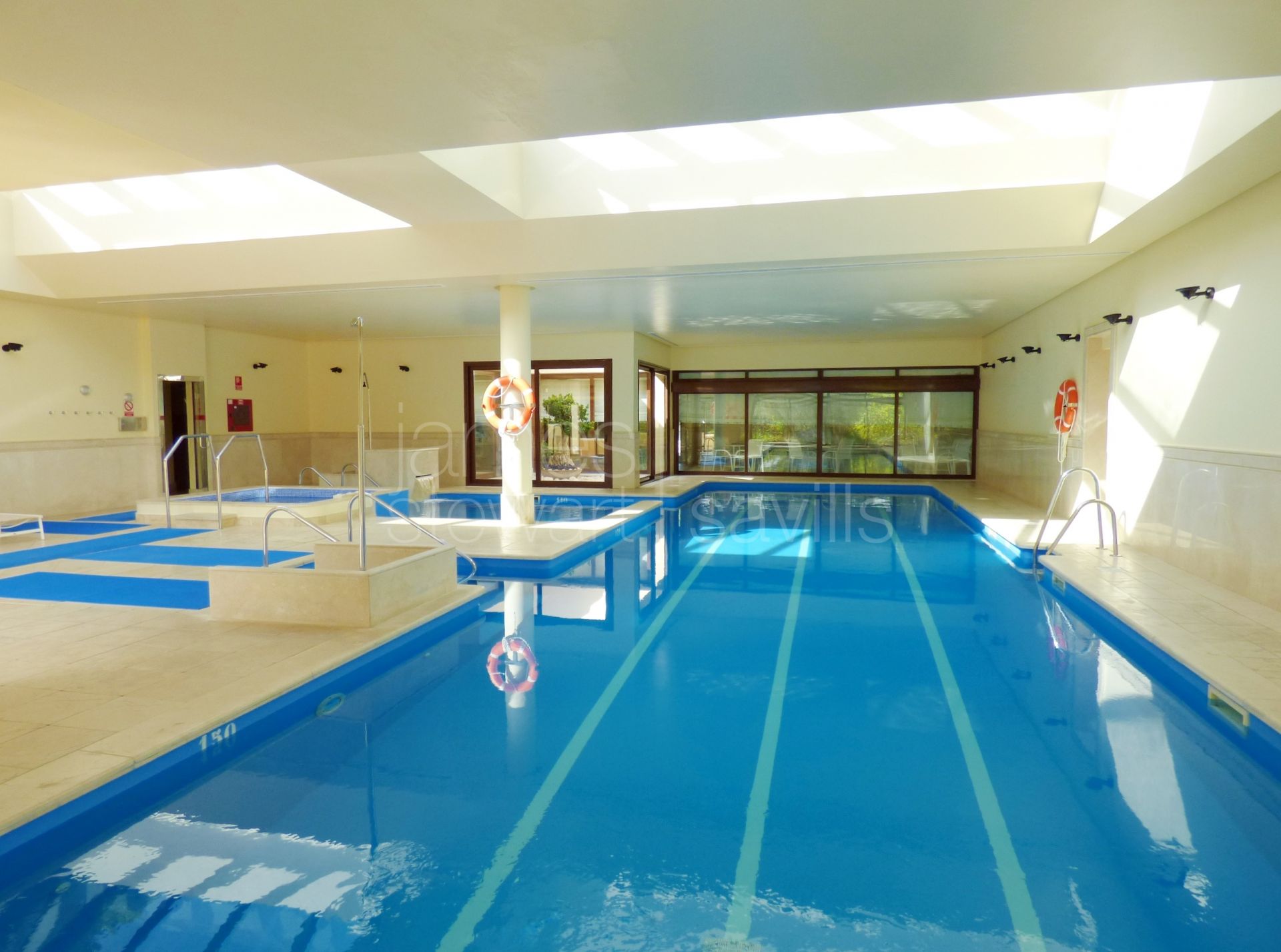 Fantastic single storey 4- bedroom apartment on ground floor in Valgrande phase II.