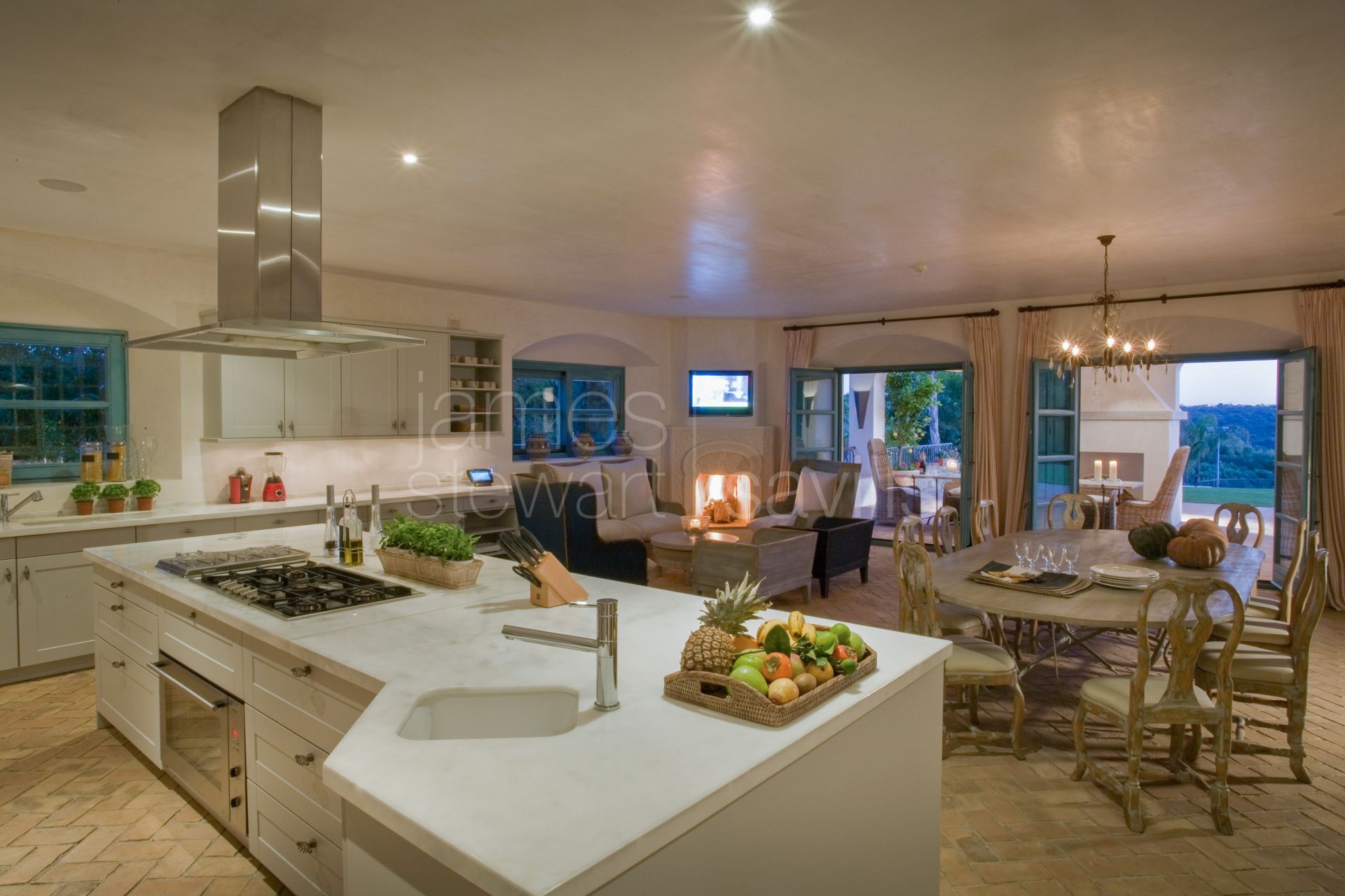 Beautiful cortijo style villa with a Provençal feel