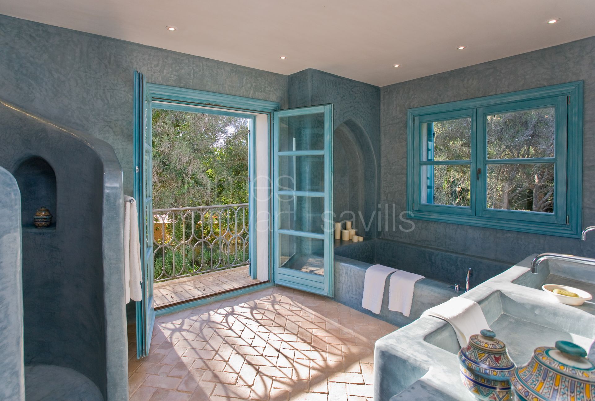 Beautiful cortijo style villa with a Provençal feel