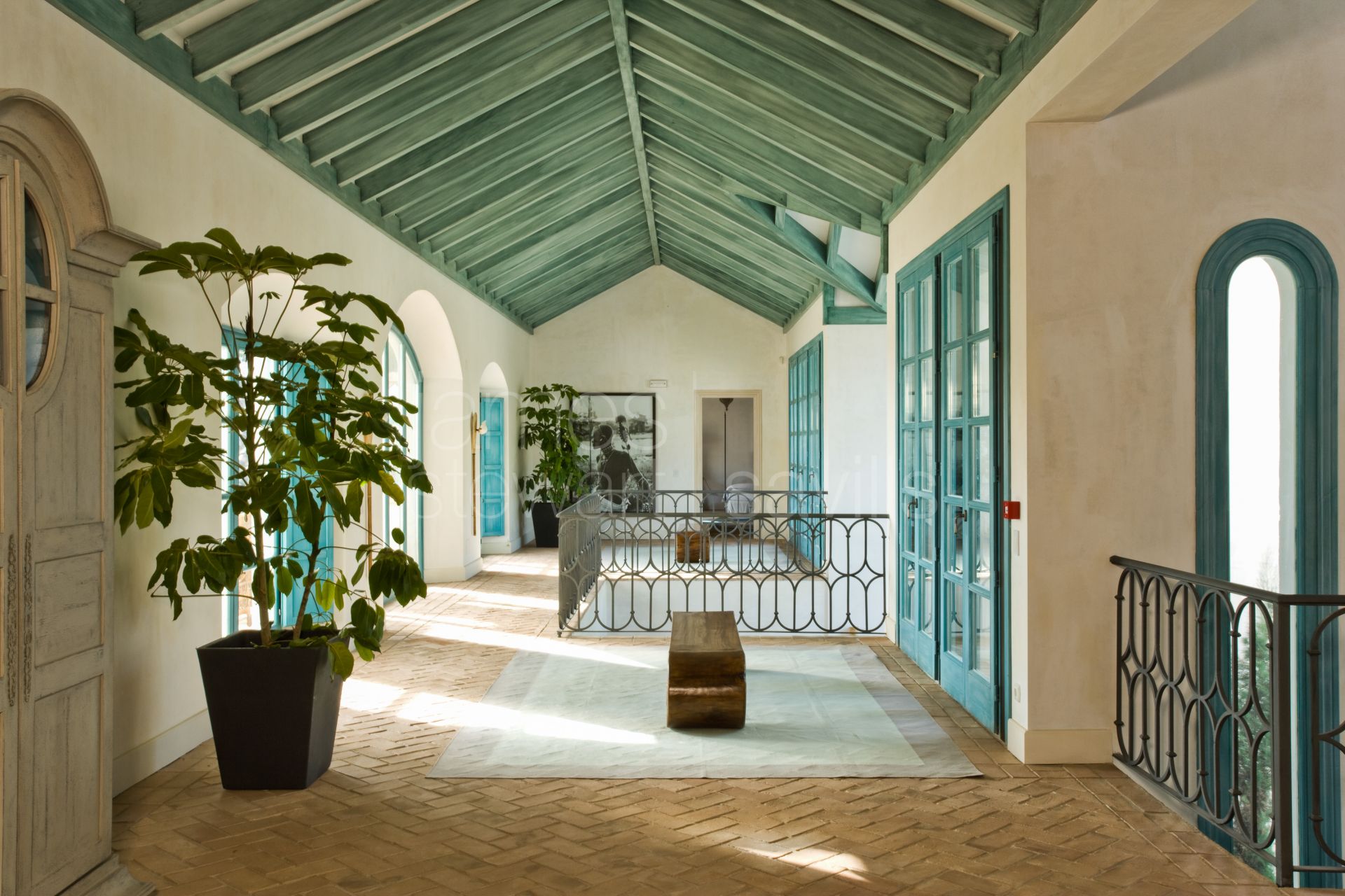 Beautiful cortijo style villa with a Provençal feel