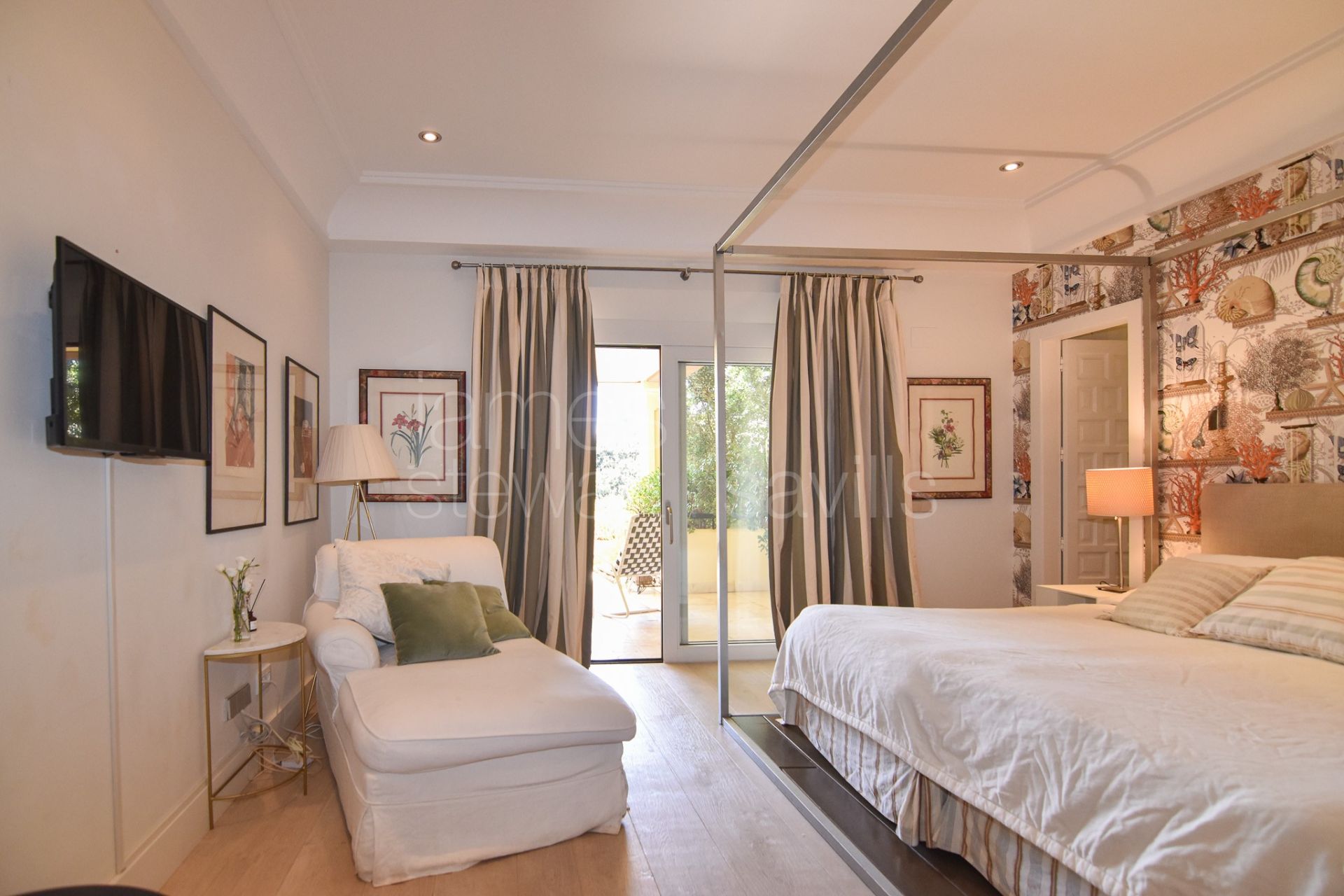 Renovated 4-Bed Apartment in Valgrande, Sotogrande