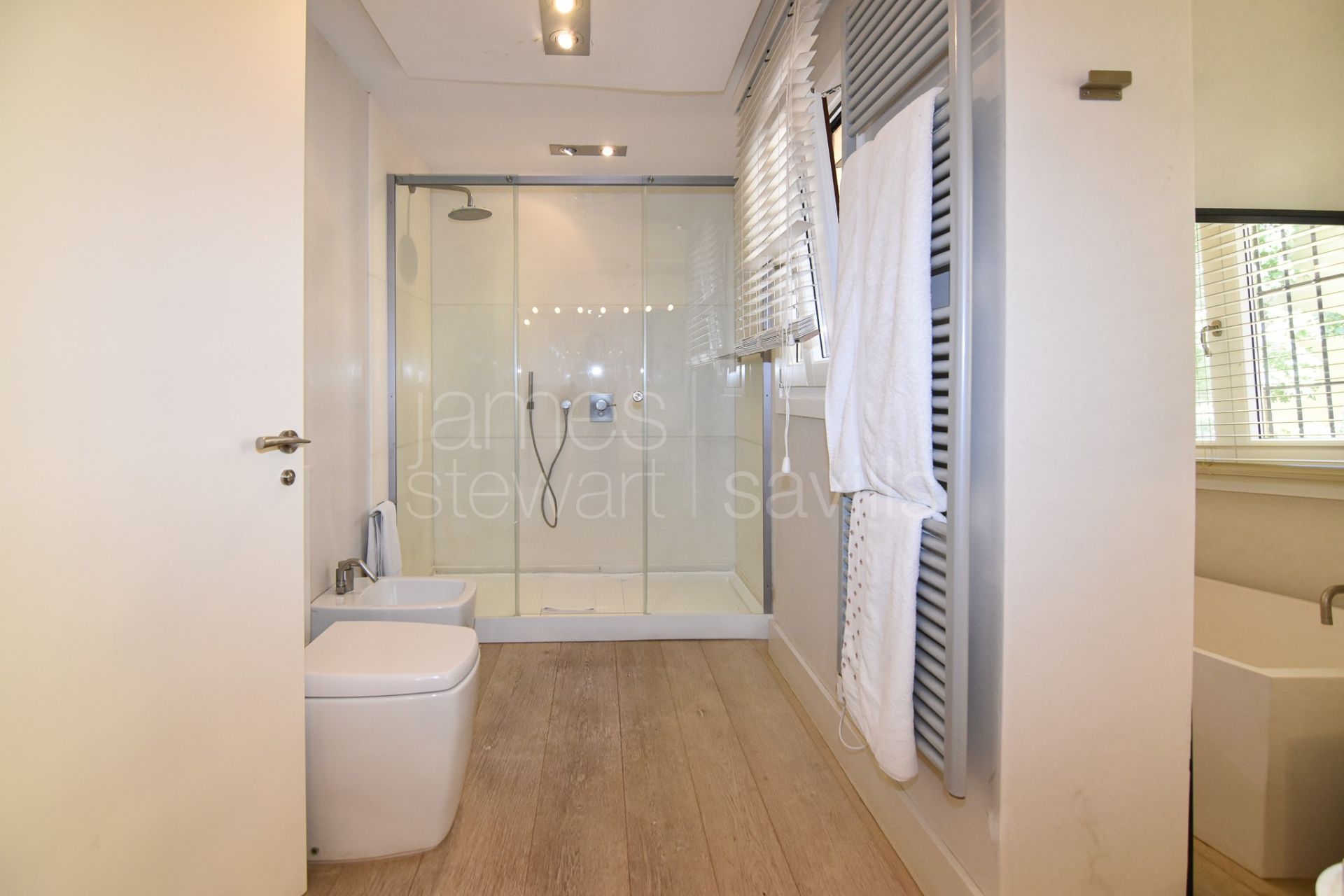 Renovated 4-Bed Apartment in Valgrande, Sotogrande