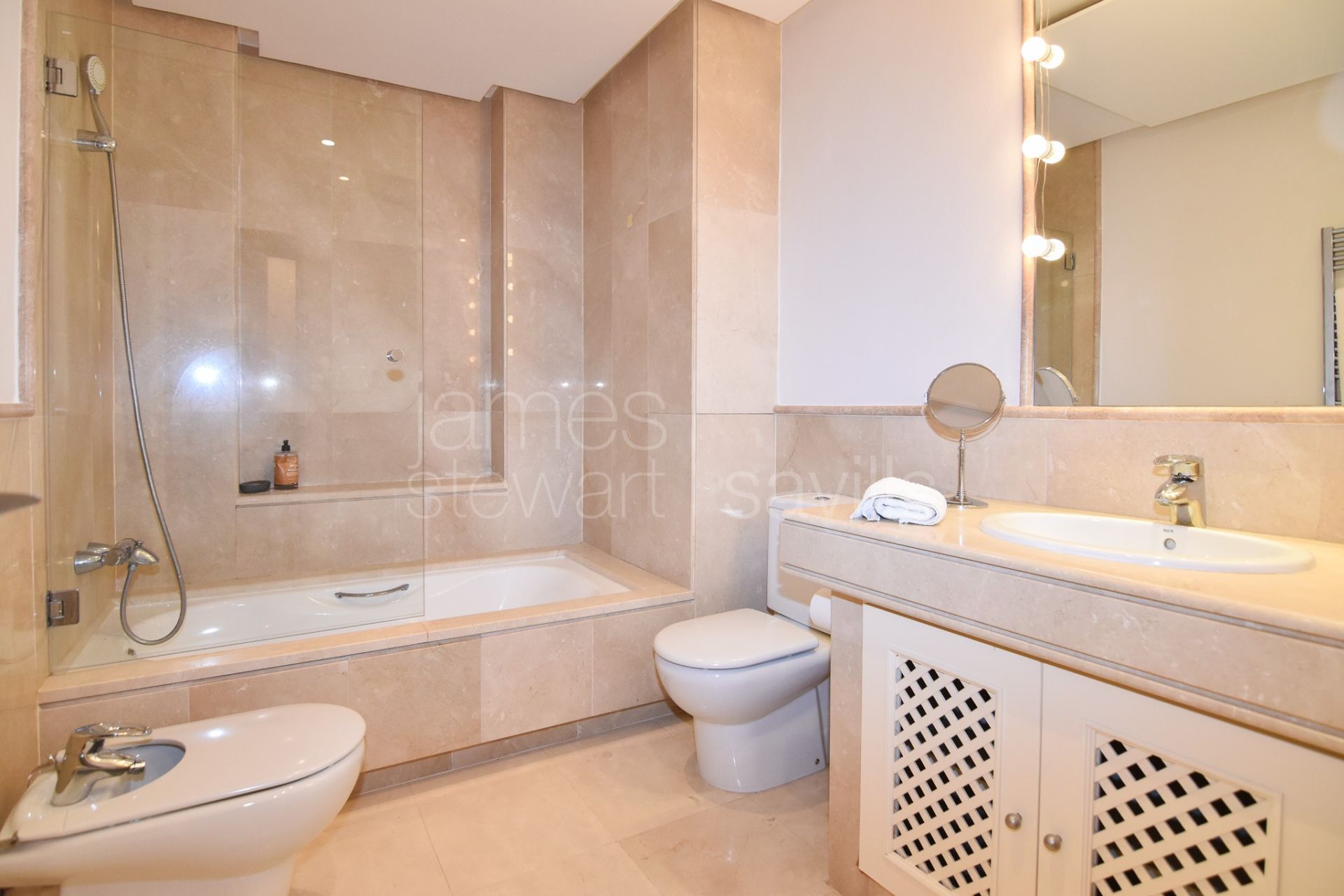 Renovated 4-Bed Apartment in Valgrande, Sotogrande