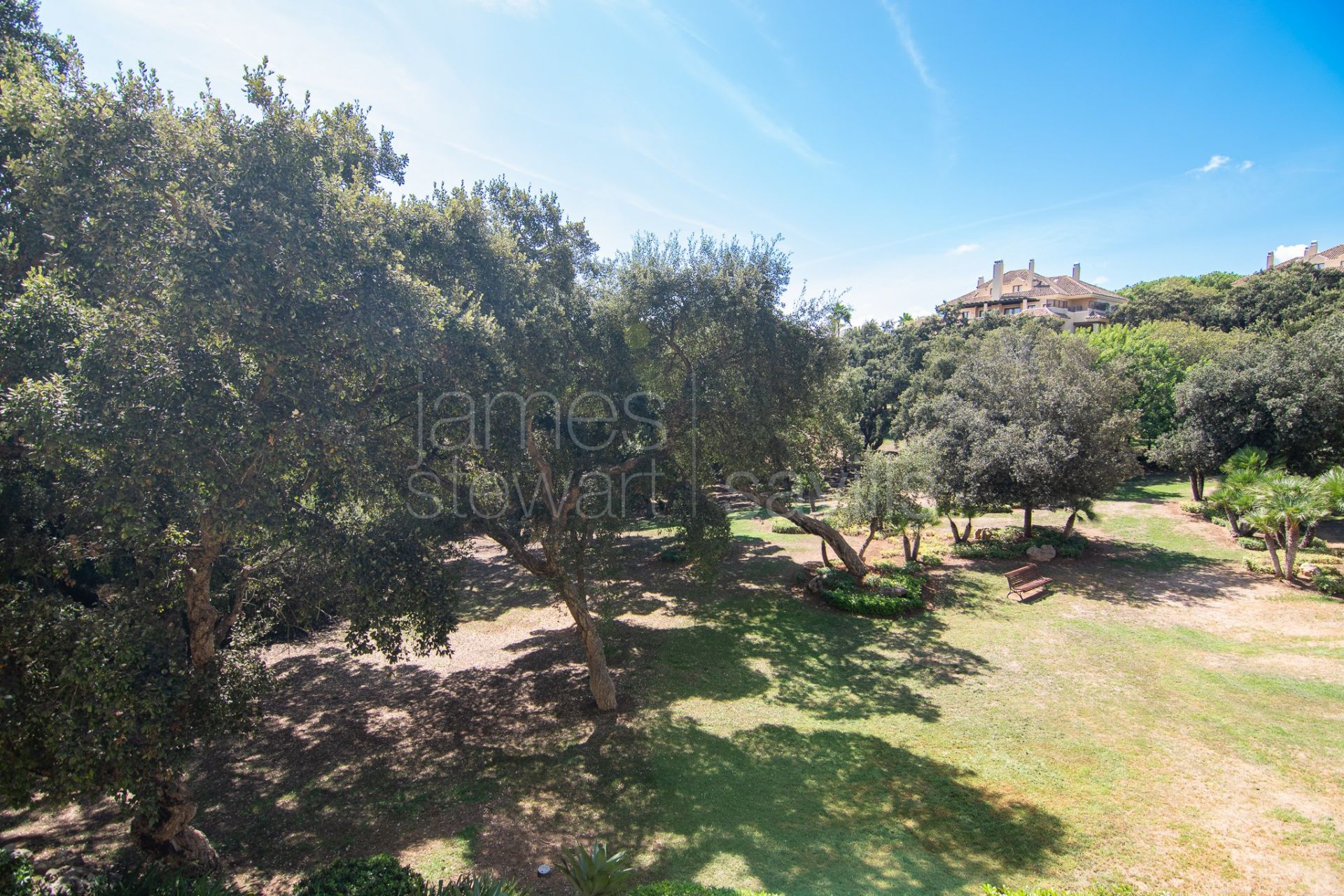 Renovated 4-Bed Apartment in Valgrande, Sotogrande