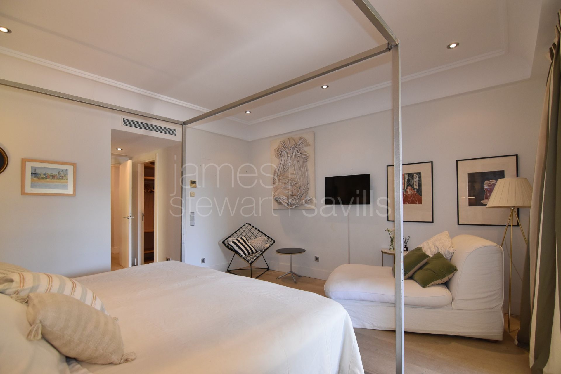 Renovated 4-Bed Apartment in Valgrande, Sotogrande