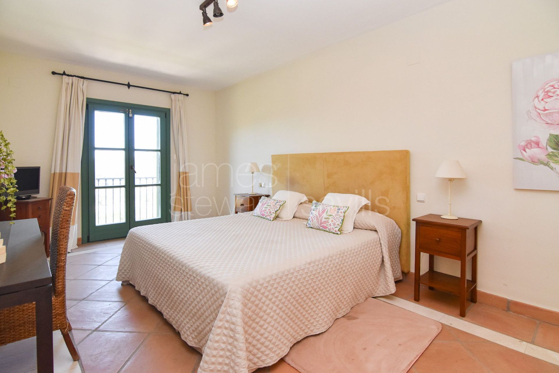Frontline Golf townhouse with private garden in Los Cármenes, Sotogrande