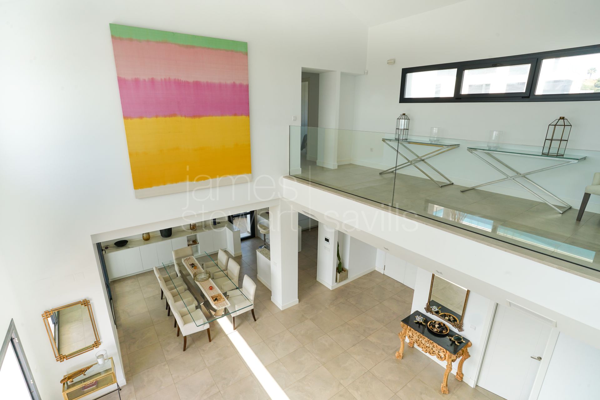 Villa contemporánea con vistas panorámicas al mar en Alcaidesa
