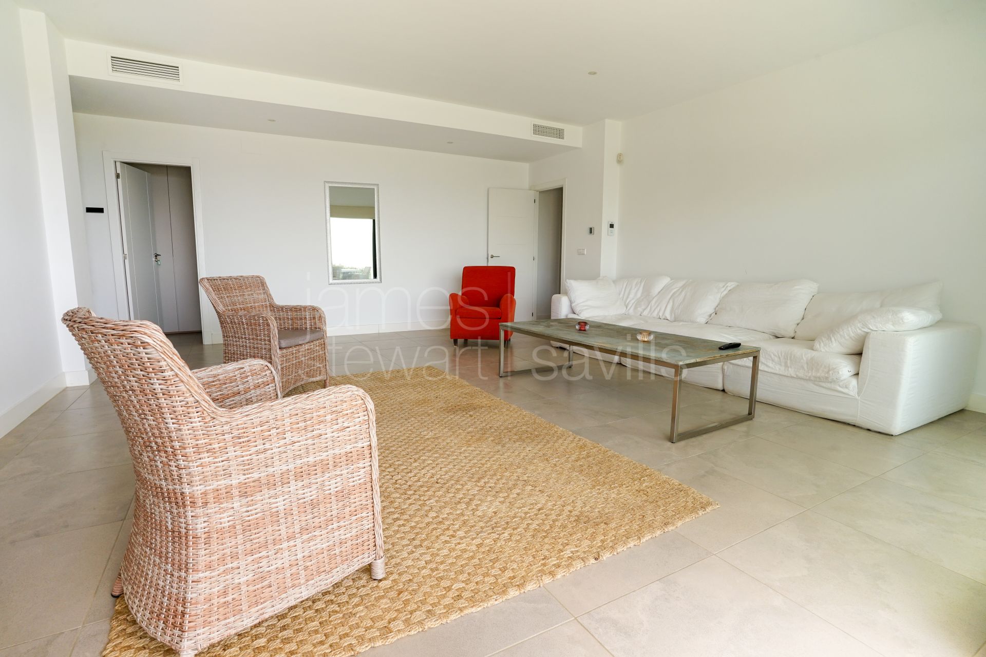 Villa contemporánea con vistas panorámicas al mar en Alcaidesa