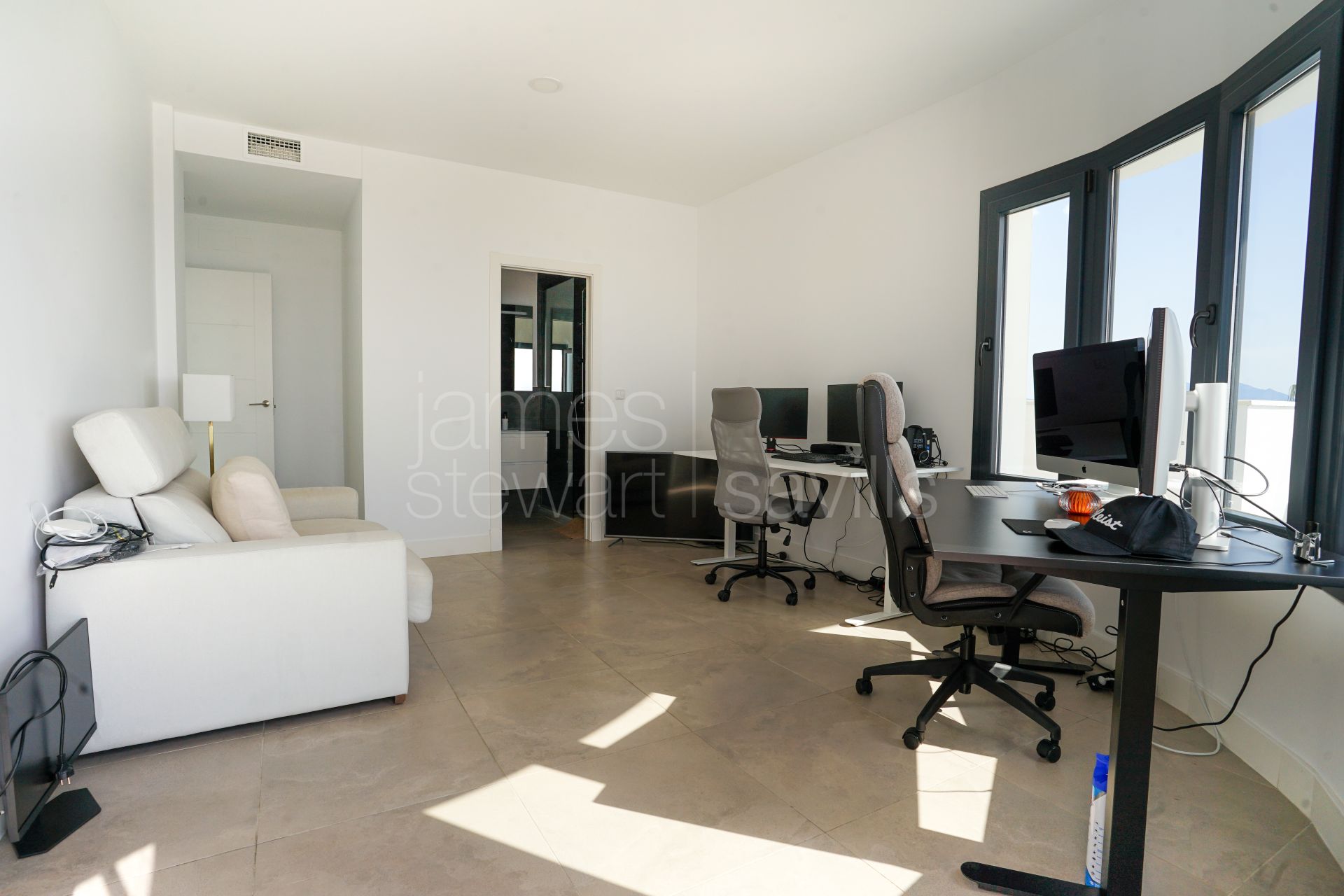 Villa contemporánea con vistas panorámicas al mar en Alcaidesa