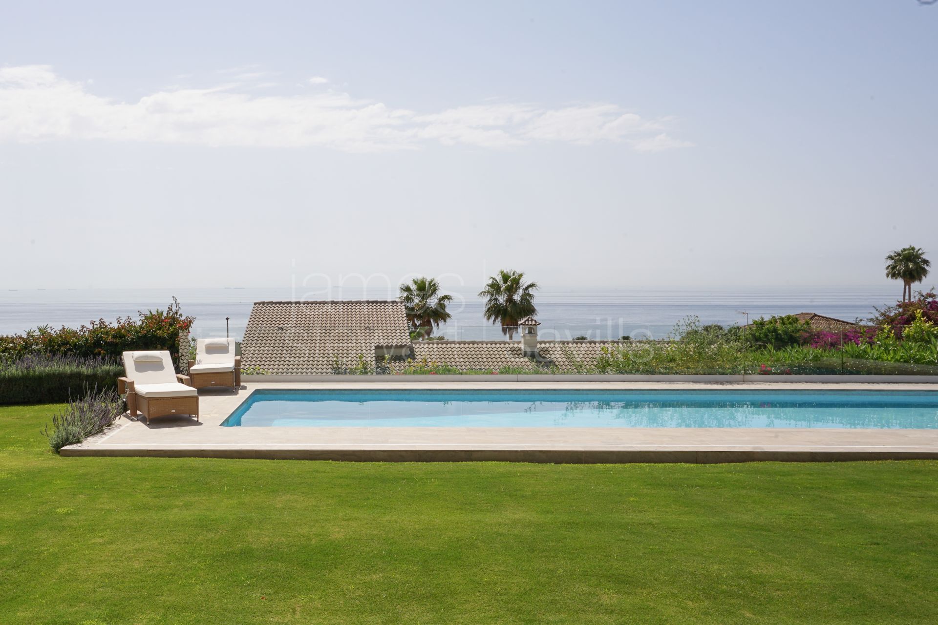 Villa contemporánea con vistas panorámicas al mar en Alcaidesa