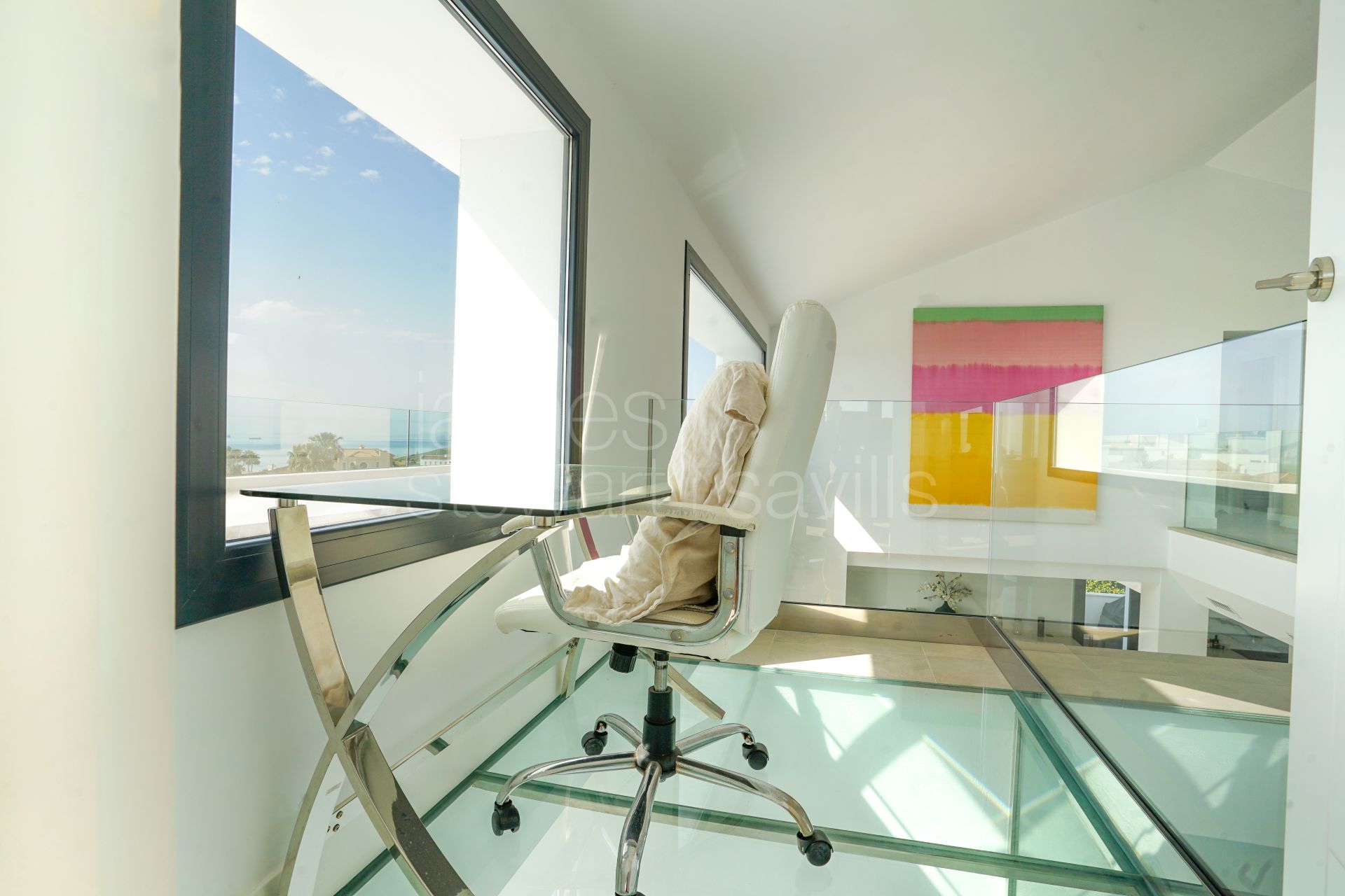 Villa contemporánea con vistas panorámicas al mar en Alcaidesa