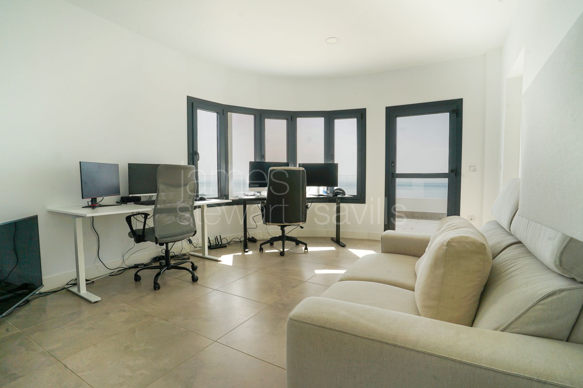 Villa contemporánea con vistas panorámicas al mar en Alcaidesa