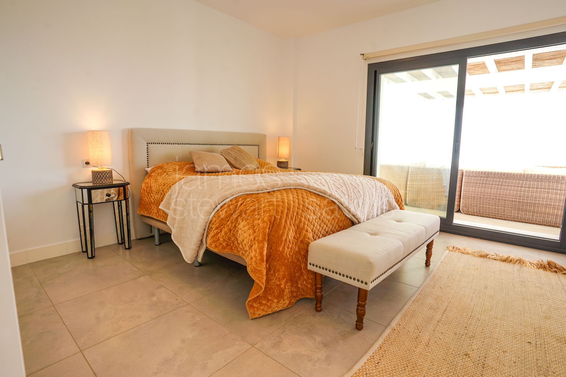 Villa contemporánea con vistas panorámicas al mar en Alcaidesa