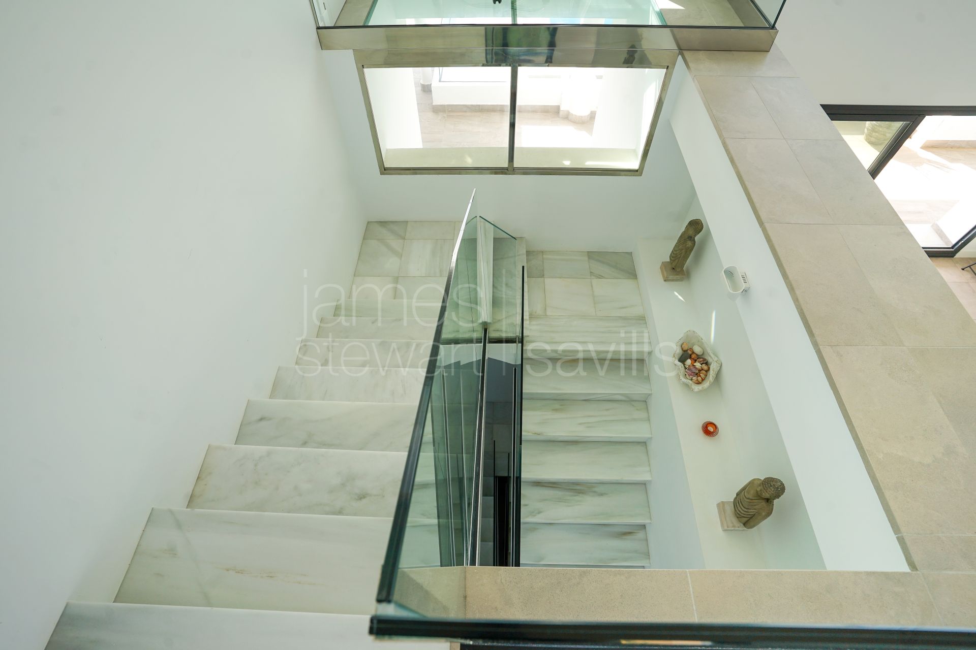 Villa contemporánea con vistas panorámicas al mar en Alcaidesa