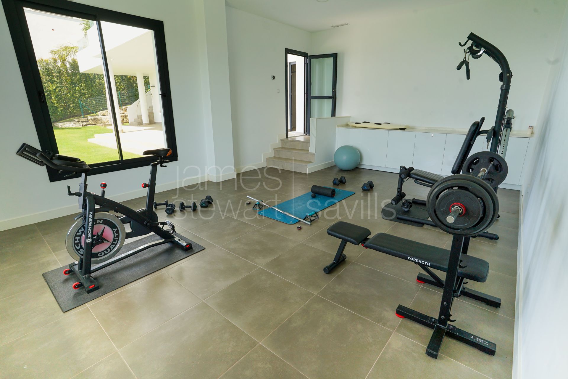 Villa contemporánea con vistas panorámicas al mar en Alcaidesa