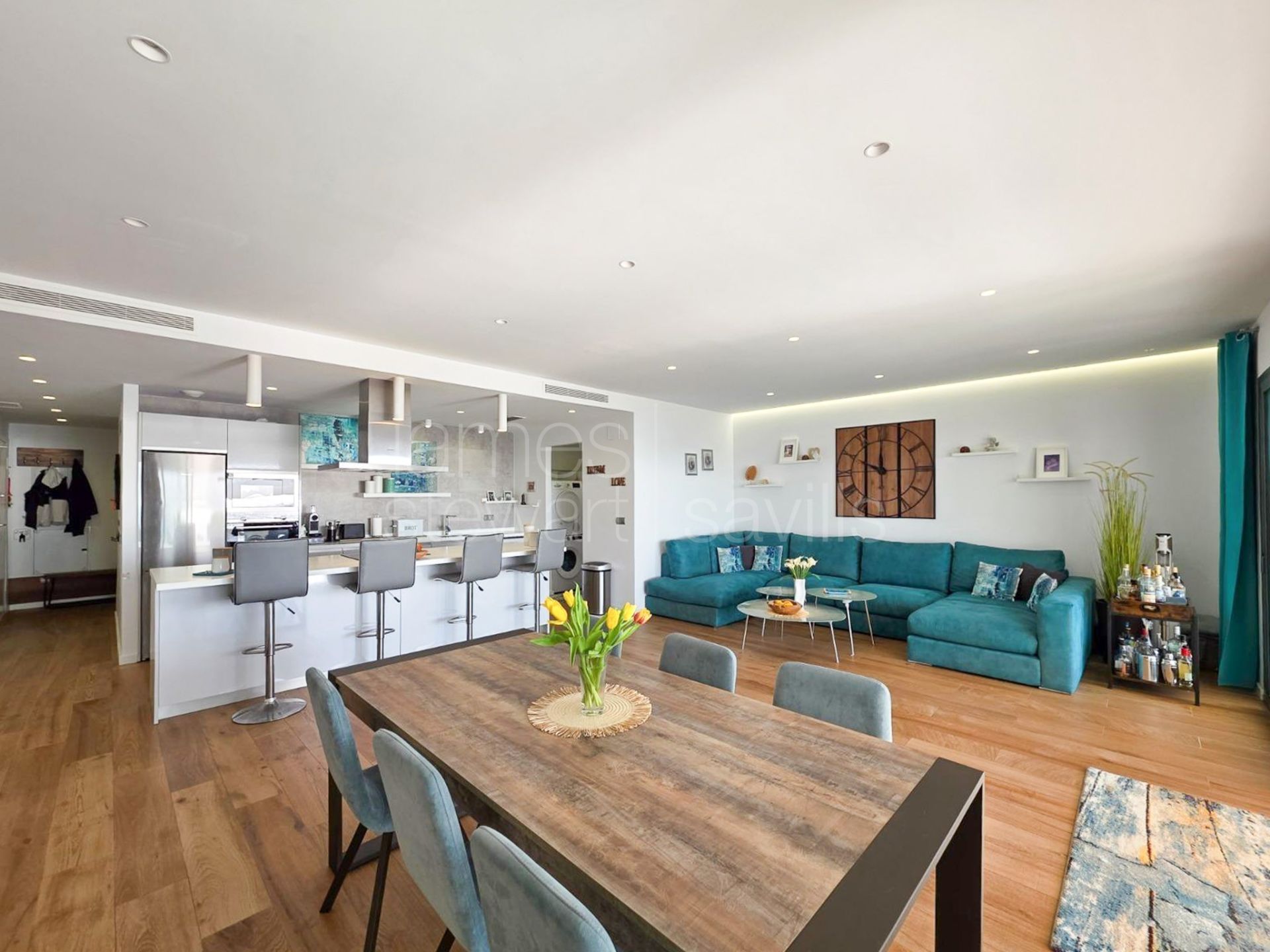 Apartamento contemporáneo en planta baja con jardín privado y vistas panorámicas al mar en The Links II, Alcaidesa