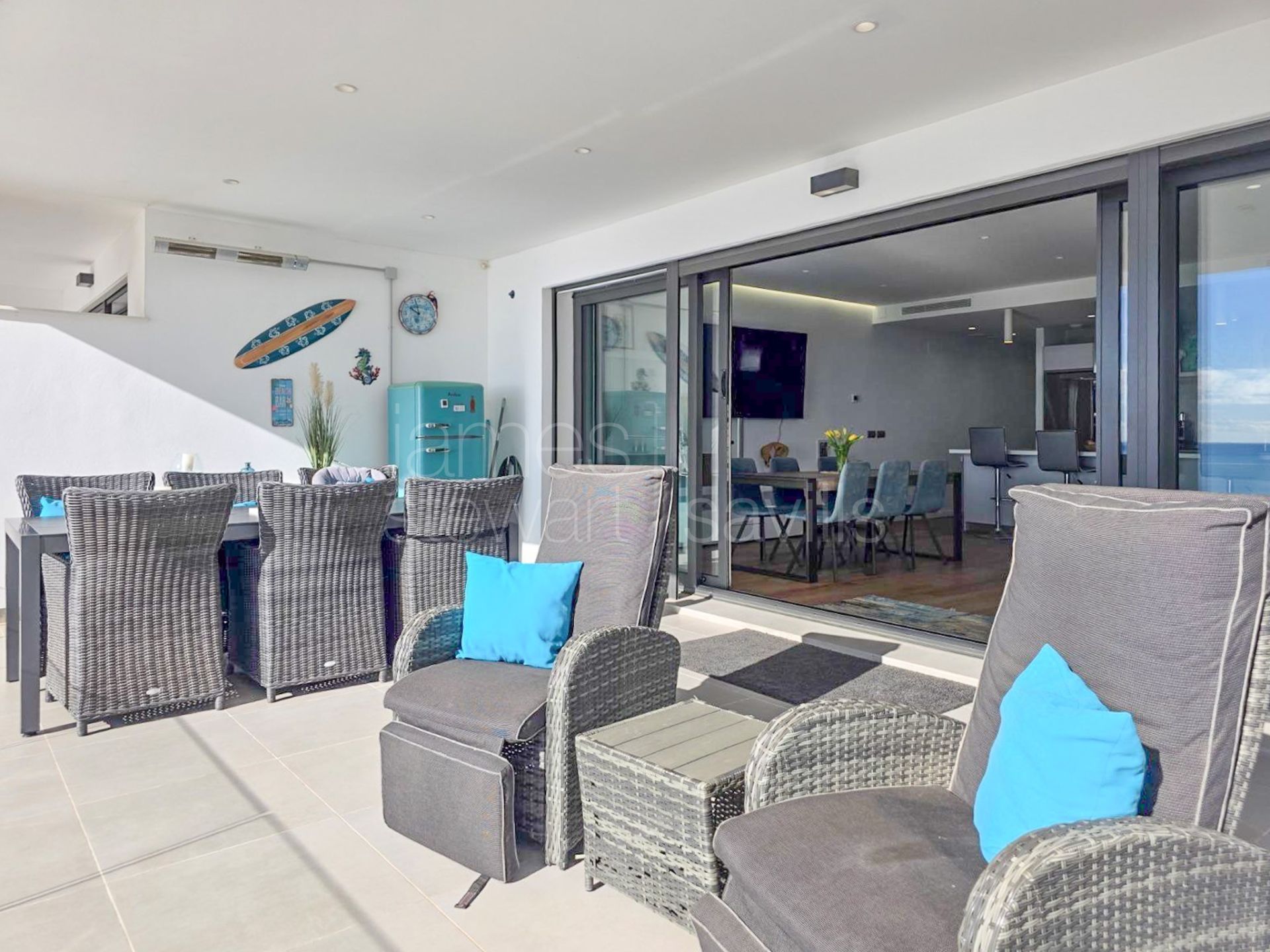 Apartamento contemporáneo en planta baja con jardín privado y vistas panorámicas al mar en The Links II, Alcaidesa