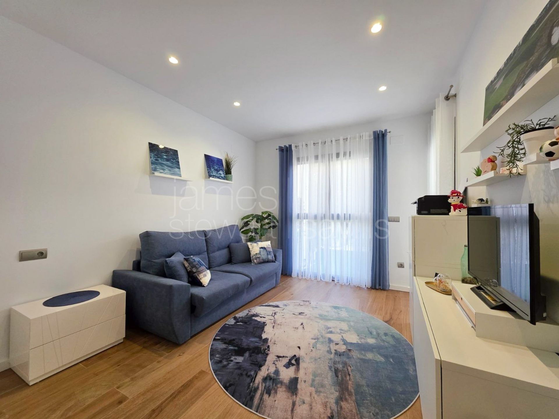 Apartamento contemporáneo en planta baja con jardín privado y vistas panorámicas al mar en The Links II, Alcaidesa