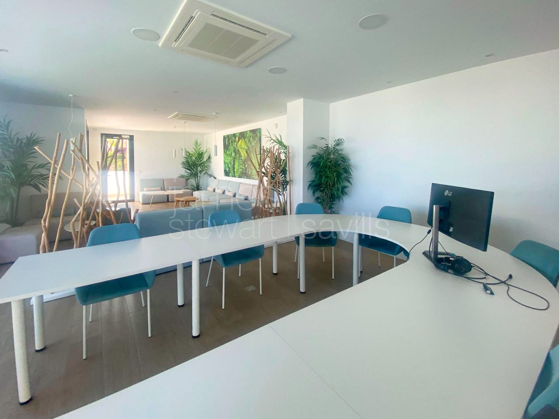 Apartamento contemporáneo en planta baja con jardín privado y vistas panorámicas al mar en The Links II, Alcaidesa